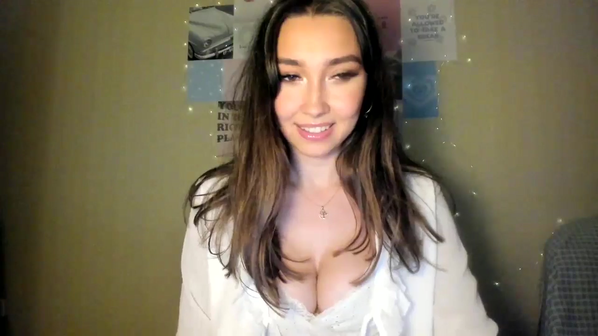 Gallery image thumbnail from LuckyHoneyyy's myfreecams stream on, 07/16/2024, 23:00 image 4 of 20