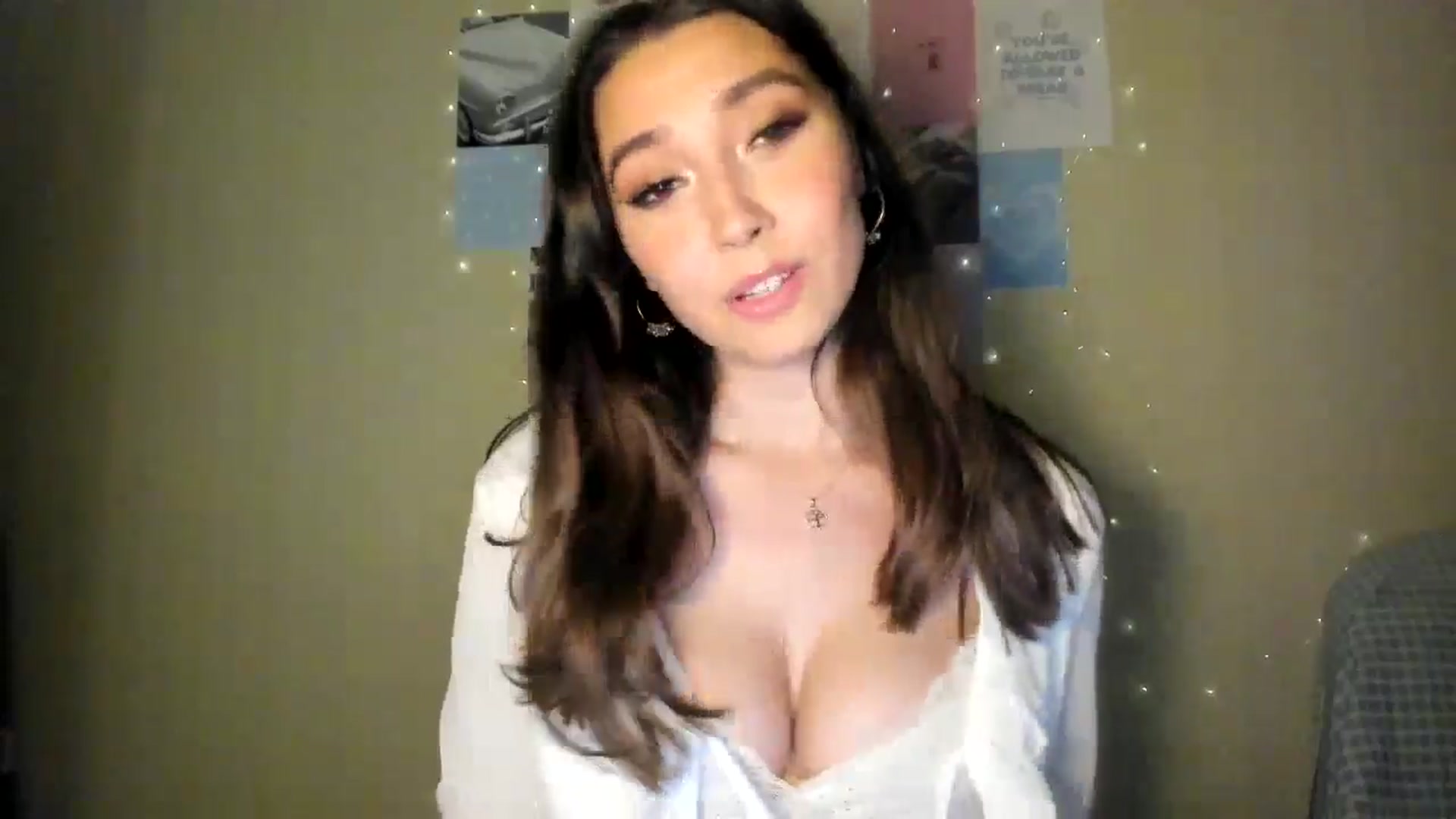 Gallery image thumbnail from LuckyHoneyyy's myfreecams stream on, 07/16/2024, 23:00 image 8 of 20