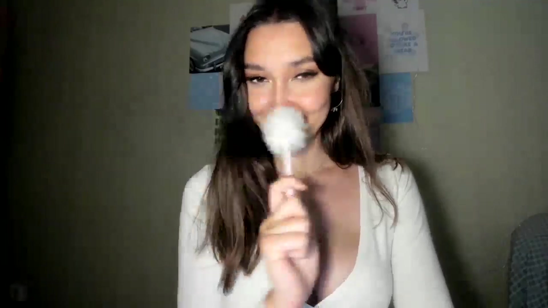 Gallery image thumbnail from LuckyHoneyyy's myfreecams stream on, 07/19/2024, 22:39 image 11 of 20