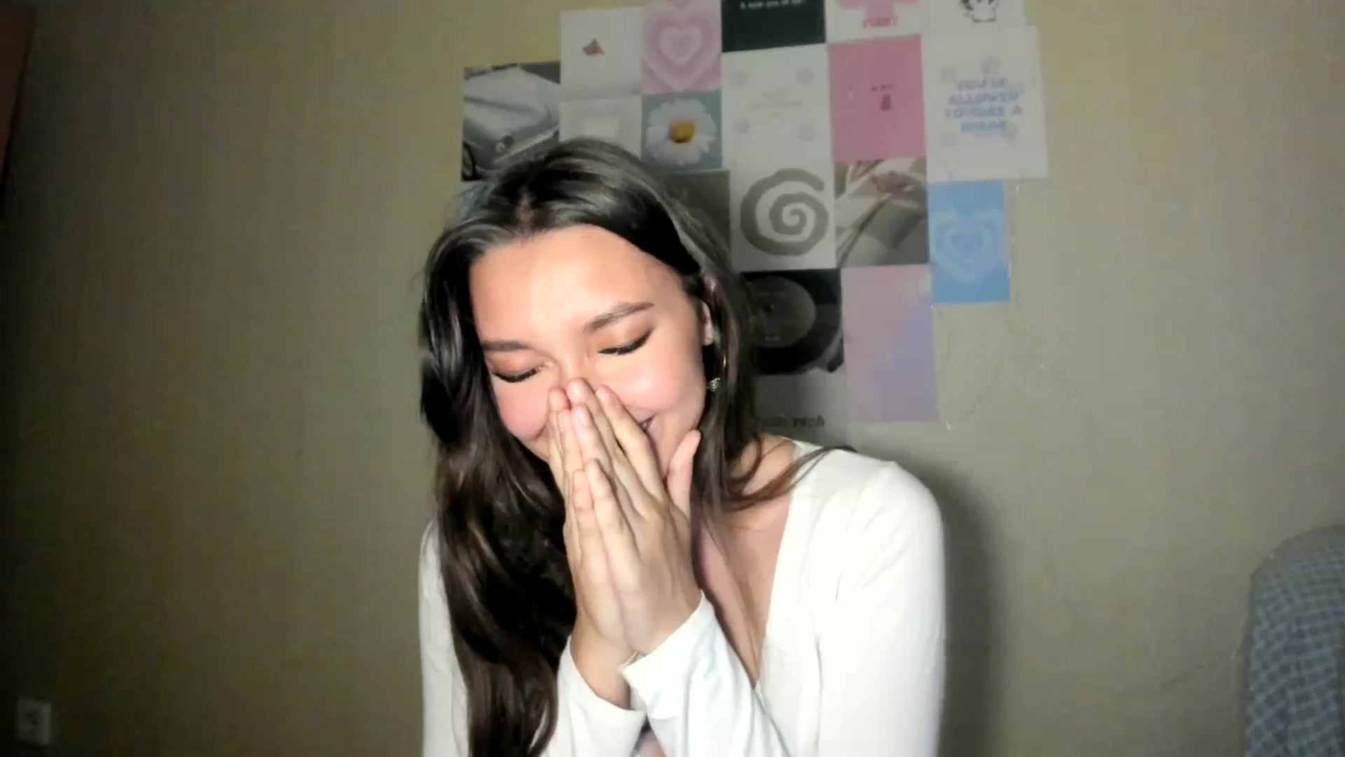Gallery image thumbnail from LuckyHoneyyy's myfreecams stream on, 07/19/2024, 23:41 image 7 of 20