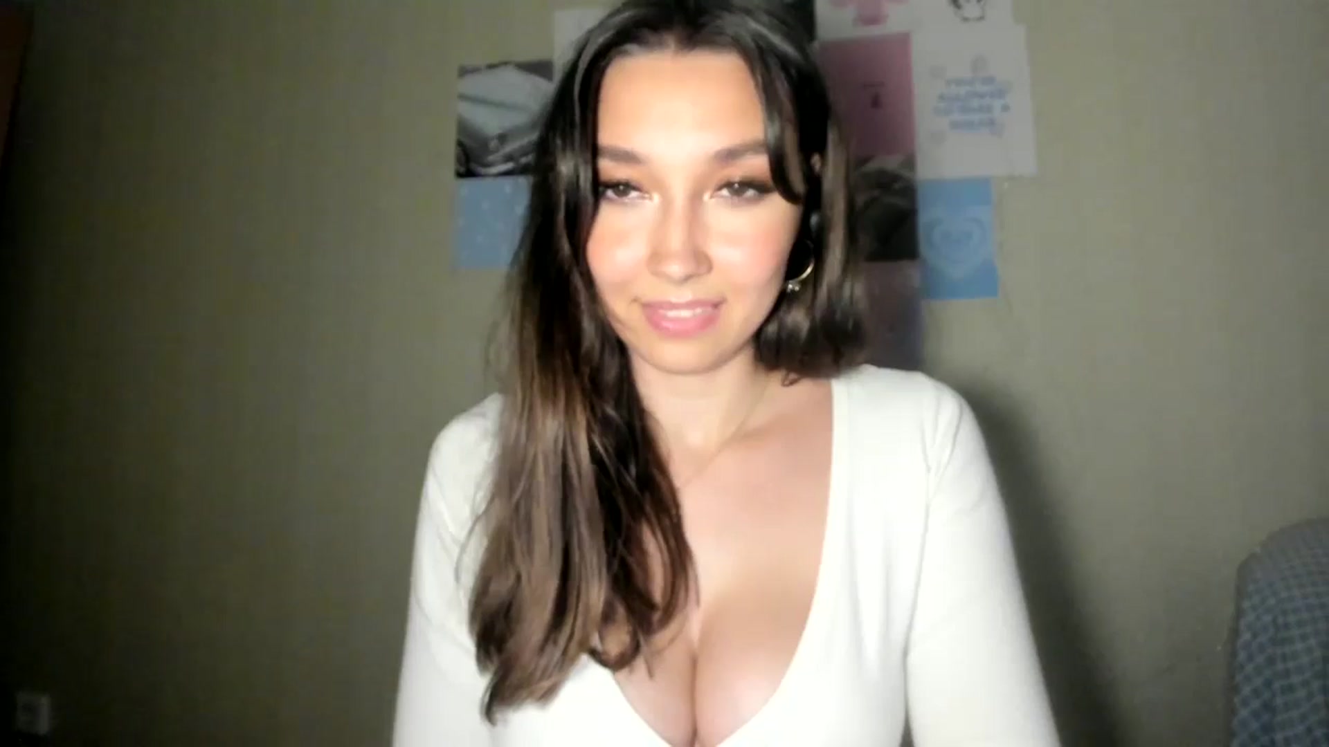 Gallery image thumbnail from LuckyHoneyyy's myfreecams stream on, 07/19/2024, 23:41 image 5 of 20