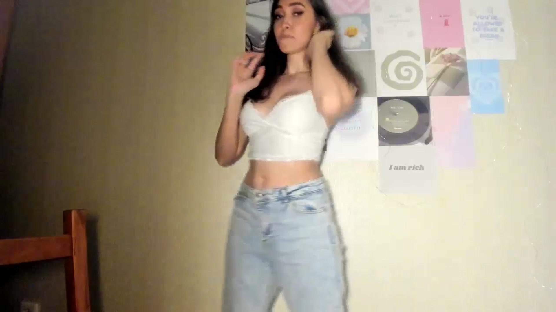 Gallery image thumbnail from LuckyHoneyyy's myfreecams stream on, 07/20/2024, 23:57 image 9 of 20
