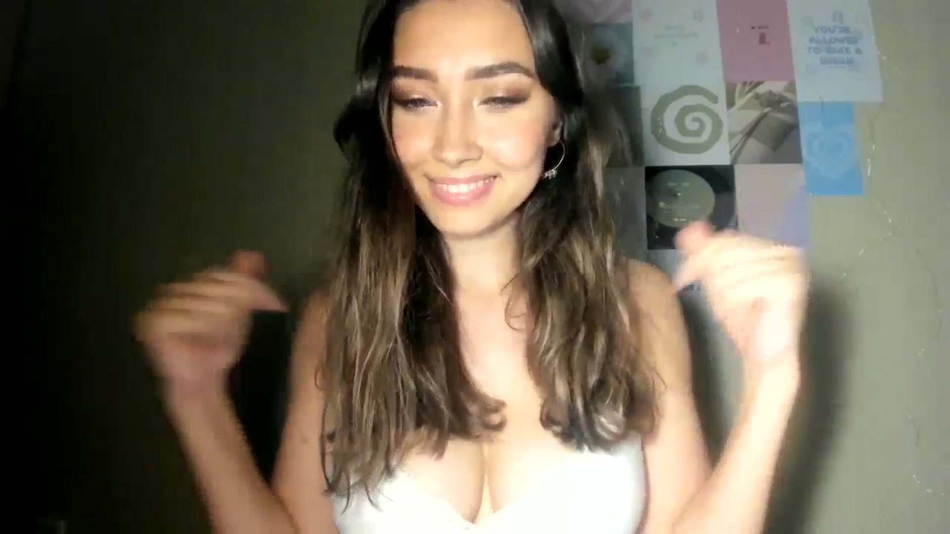 Gallery image thumbnail from LuckyHoneyyy's myfreecams stream on, 07/20/2024, 23:57 image 11 of 20