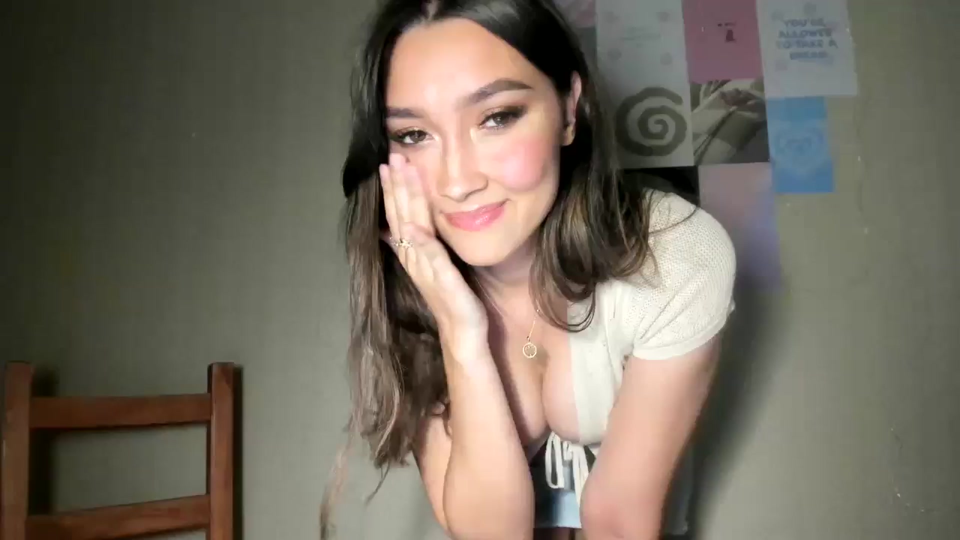 Gallery image thumbnail from LuckyHoneyyy's myfreecams stream on, 07/23/2024, 23:11 image 5 of 20