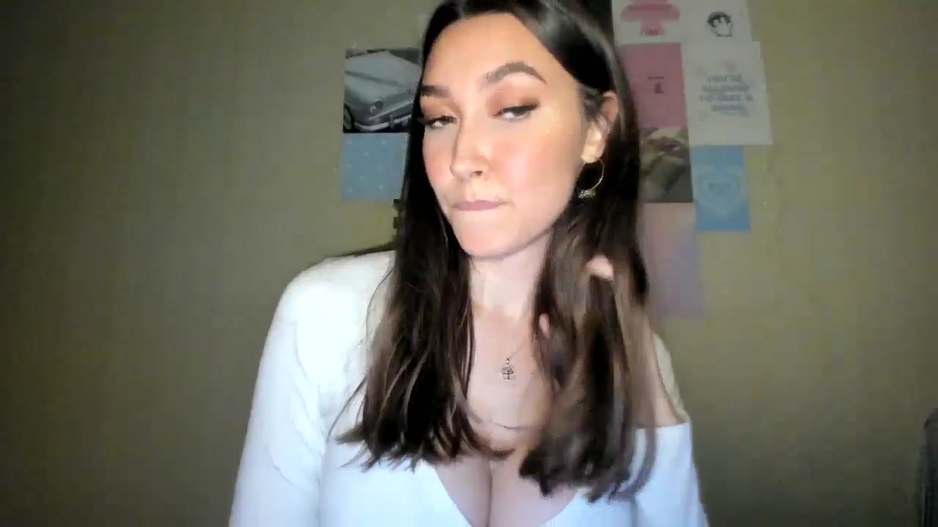 Gallery image thumbnail from LuckyHoneyyy's myfreecams stream on, 07/25/2024, 01:33 image 7 of 20