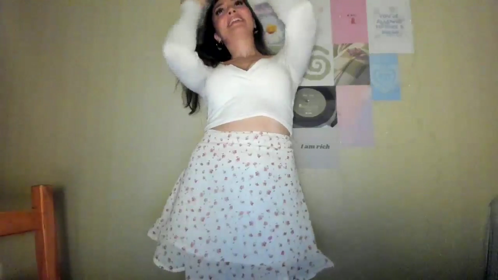 Gallery image thumbnail from LuckyHoneyyy's myfreecams stream on, 07/25/2024, 01:33 image 5 of 20