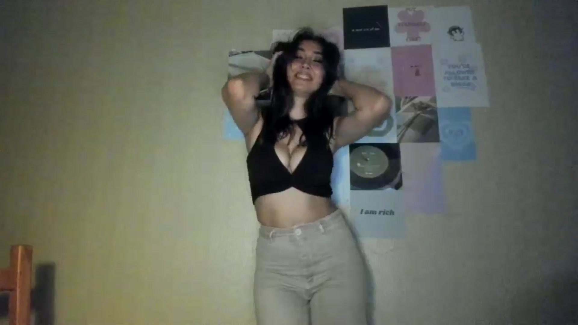 Gallery image thumbnail from LuckyHoneyyy's myfreecams stream on, 07/26/2024, 02:41 image 6 of 20