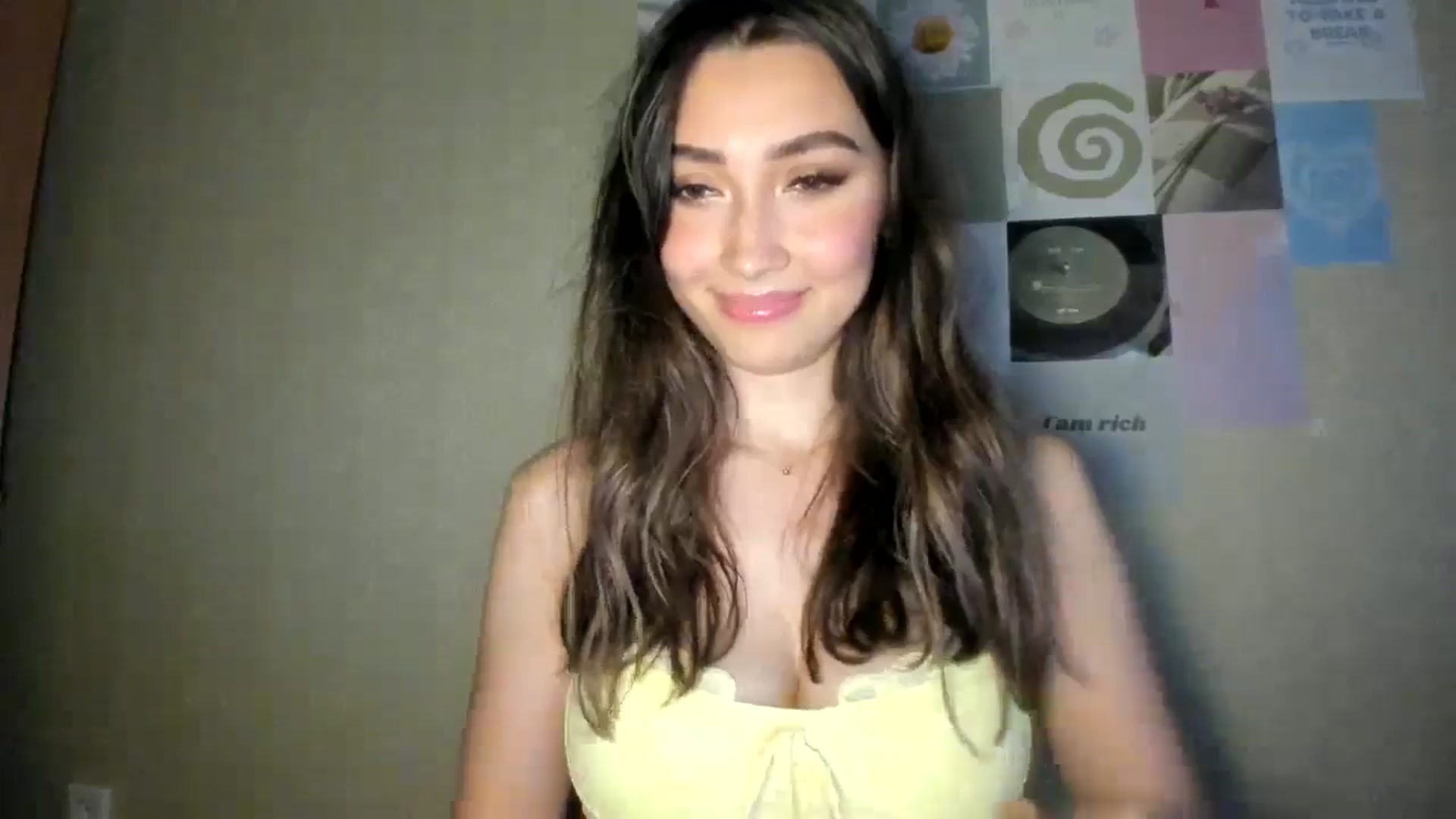 Gallery image thumbnail from LuckyHoneyyy's myfreecams stream on, 08/13/2024, 24:53 image 14 of 20