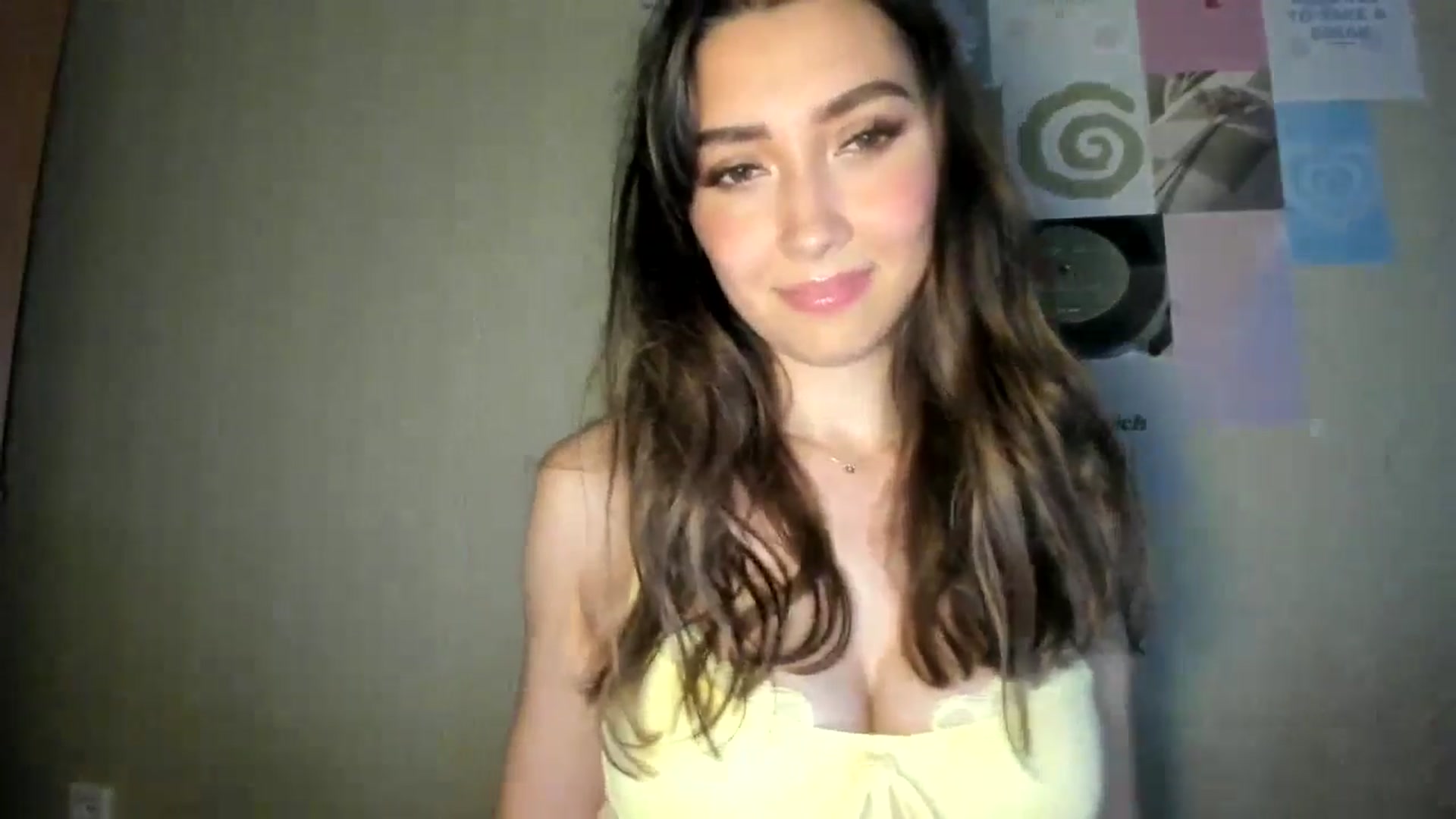 Gallery image thumbnail from LuckyHoneyyy's myfreecams stream on, 08/13/2024, 24:53 image 20 of 20