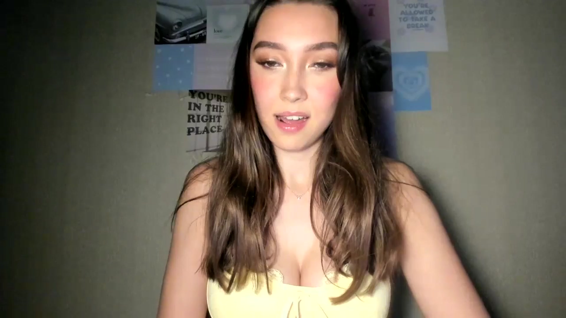 Gallery image thumbnail from LuckyHoneyyy's myfreecams stream on, 08/22/2024, 01:39 image 16 of 20