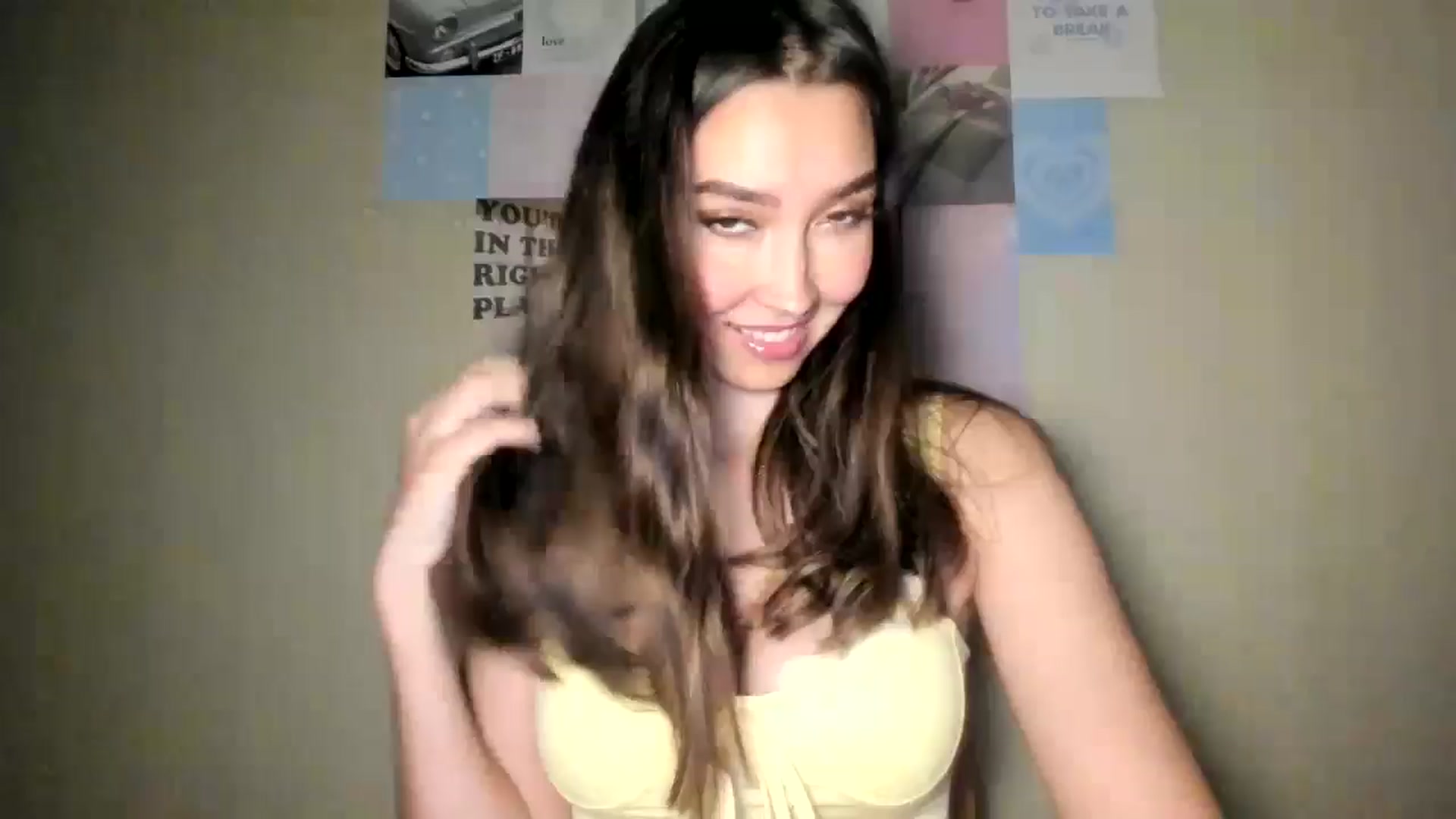 Gallery image thumbnail from LuckyHoneyyy's myfreecams stream on, 08/22/2024, 01:39 image 1 of 20