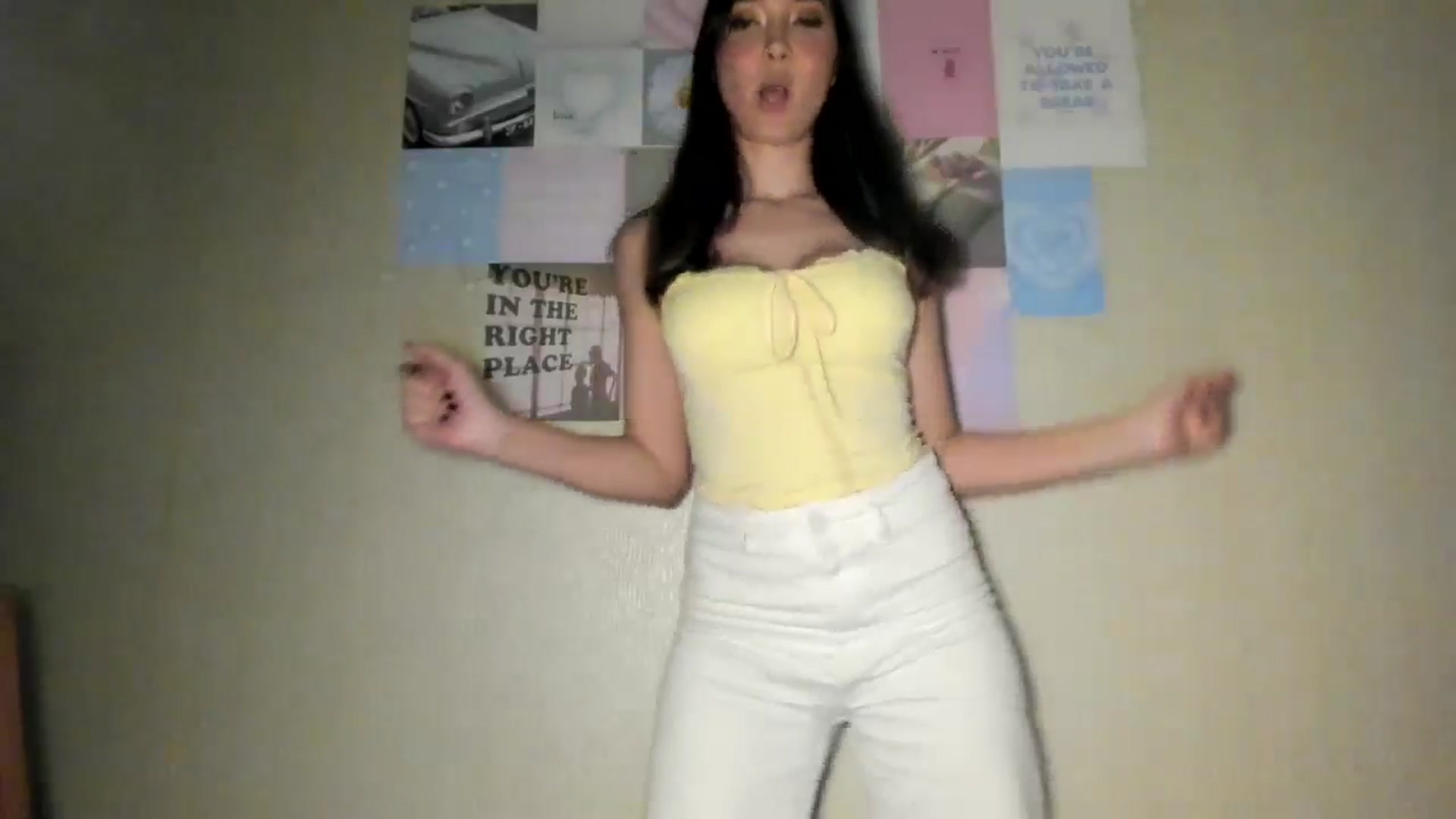 Gallery image thumbnail from LuckyHoneyyy's myfreecams stream on, 08/22/2024, 01:39 image 12 of 20