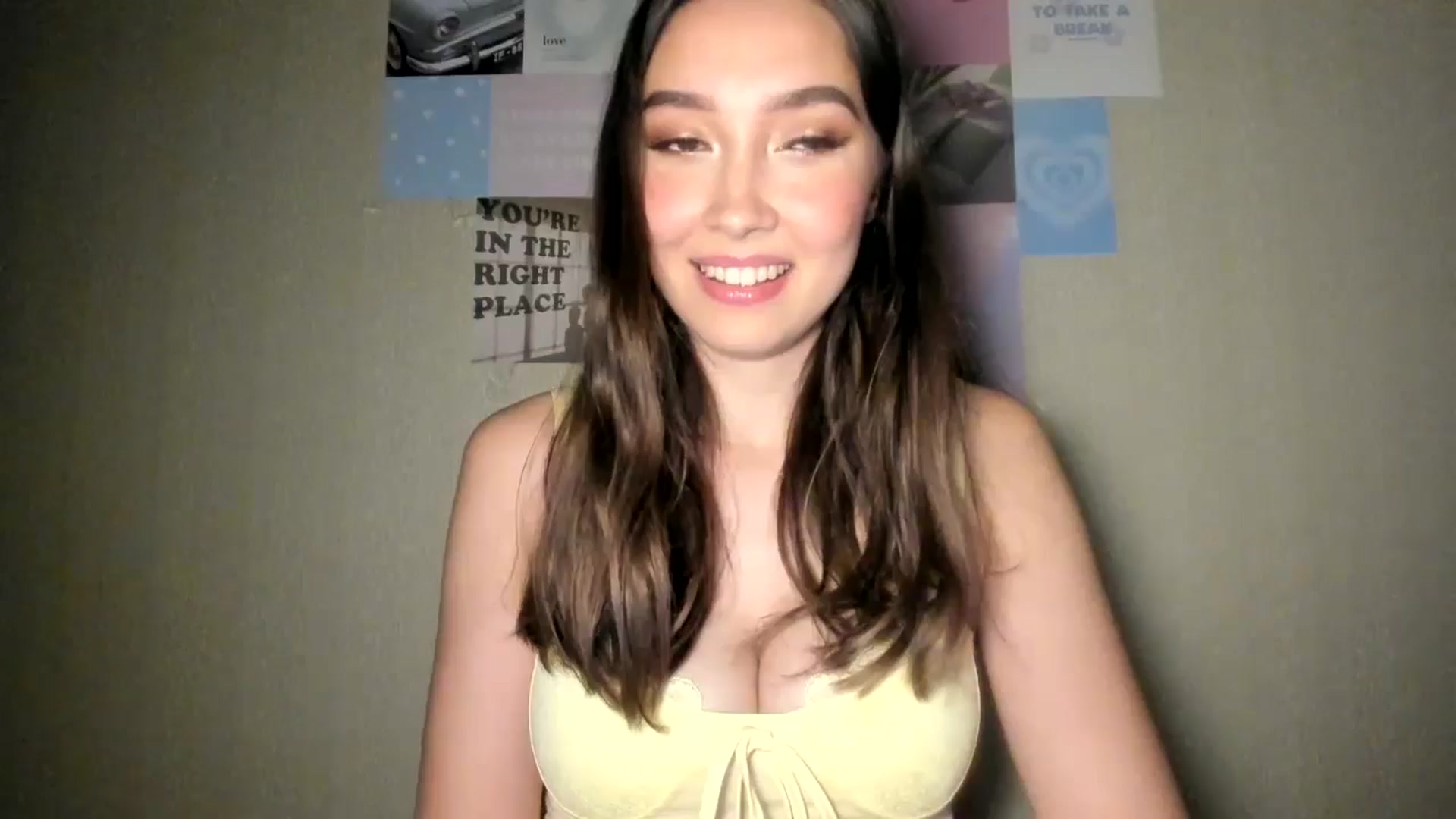 Gallery image thumbnail from LuckyHoneyyy's myfreecams stream on, 08/22/2024, 01:39 image 2 of 20