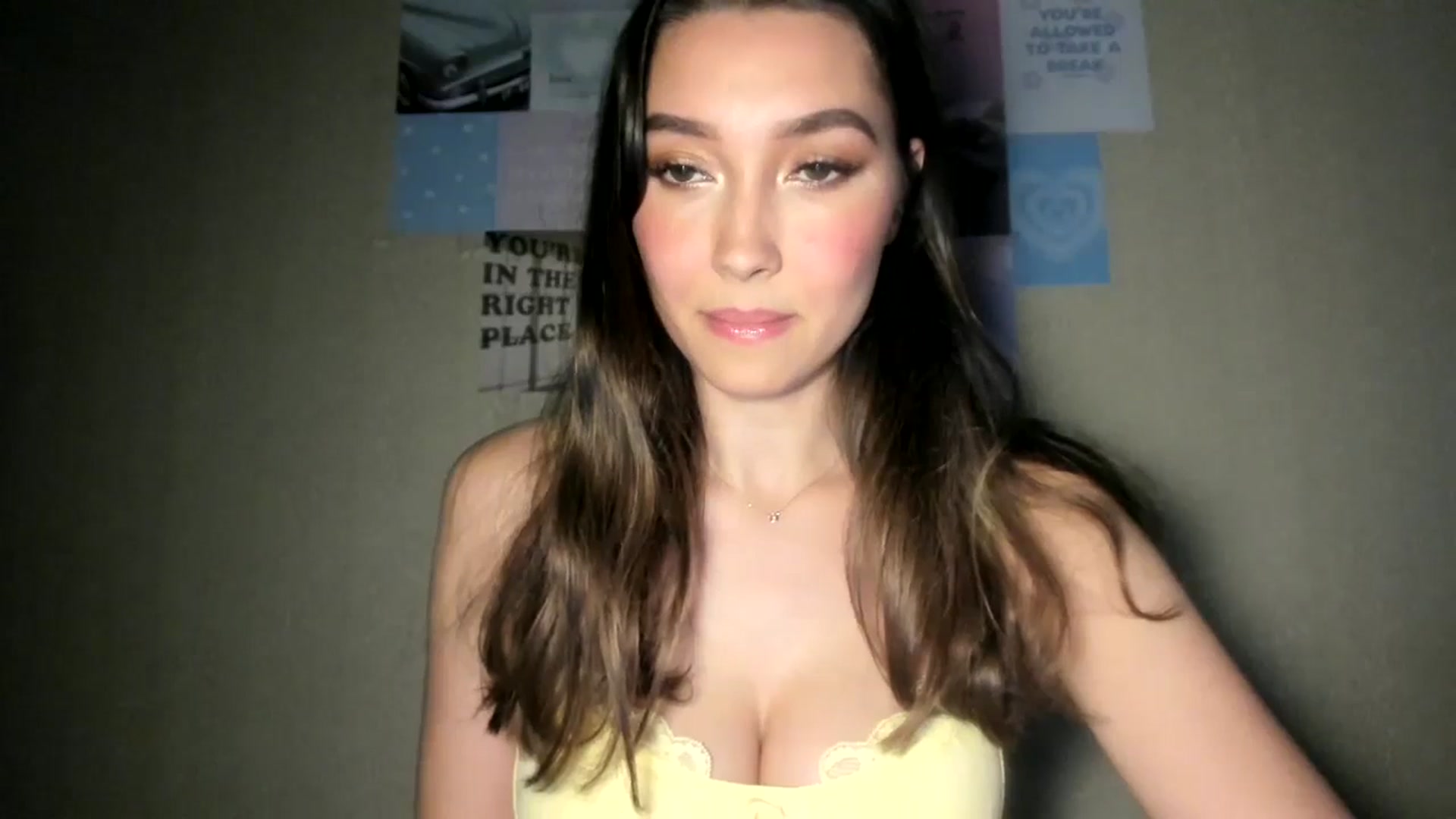 Gallery image thumbnail from LuckyHoneyyy's myfreecams stream on, 08/22/2024, 01:39 image 17 of 20