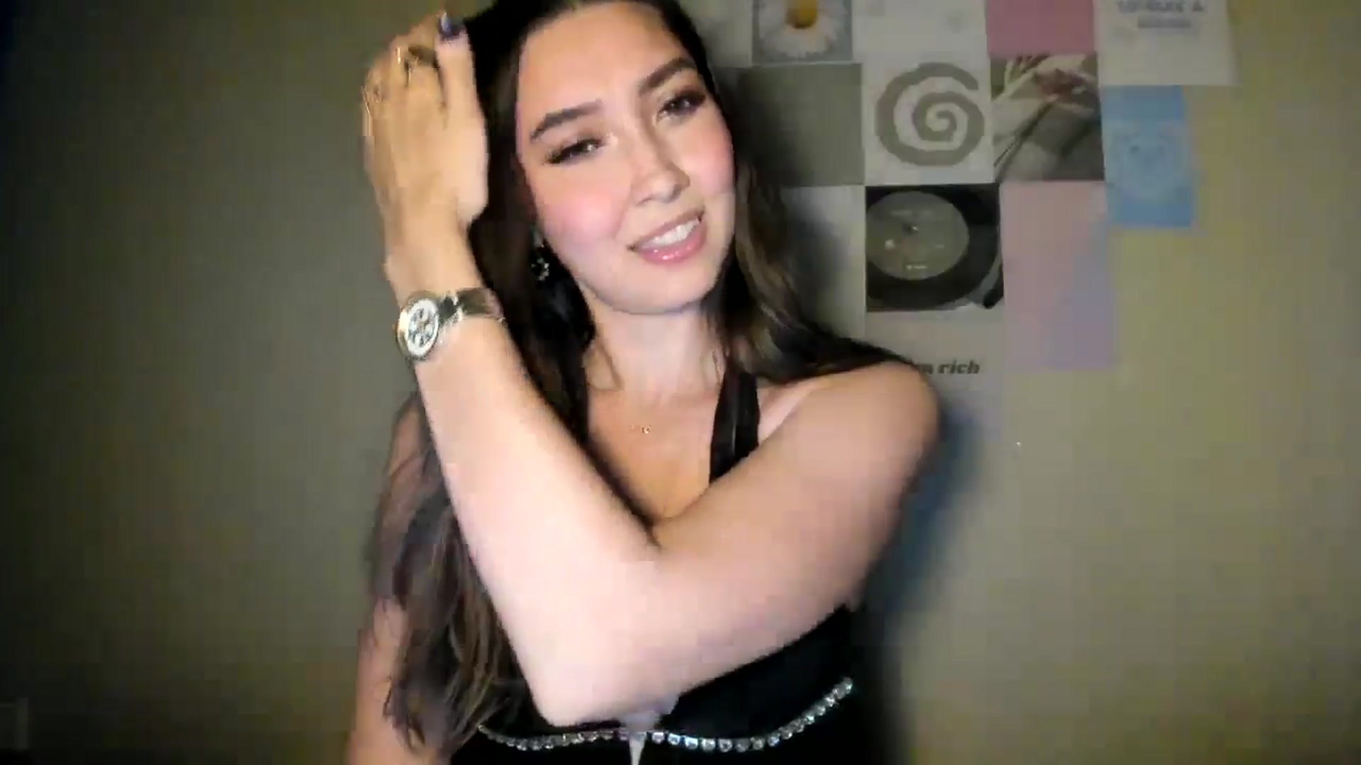 Gallery image thumbnail from LuckyHoneyyy's myfreecams stream on, 08/30/2024, 21:23 image 3 of 20