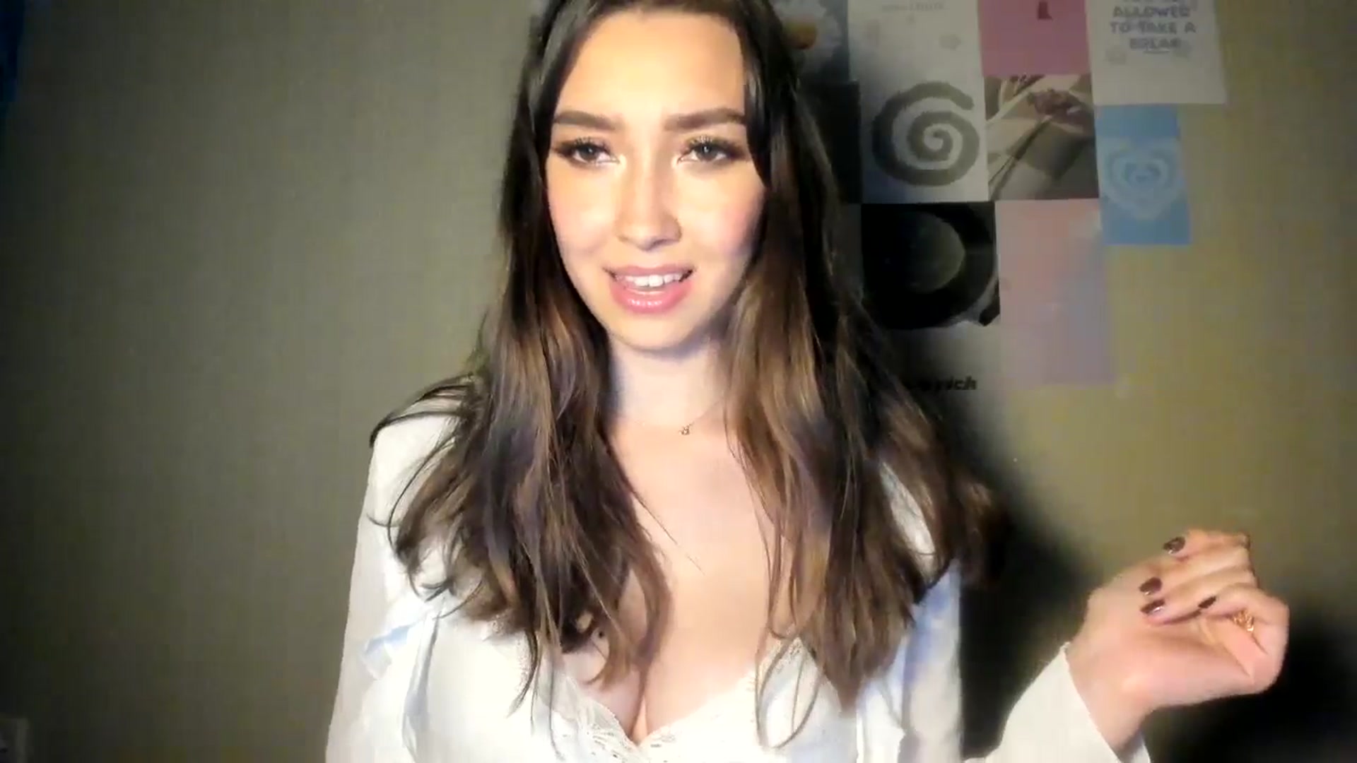 Gallery image thumbnail from LuckyHoneyyy's myfreecams stream on, 08/30/2024, 23:53 image 11 of 20