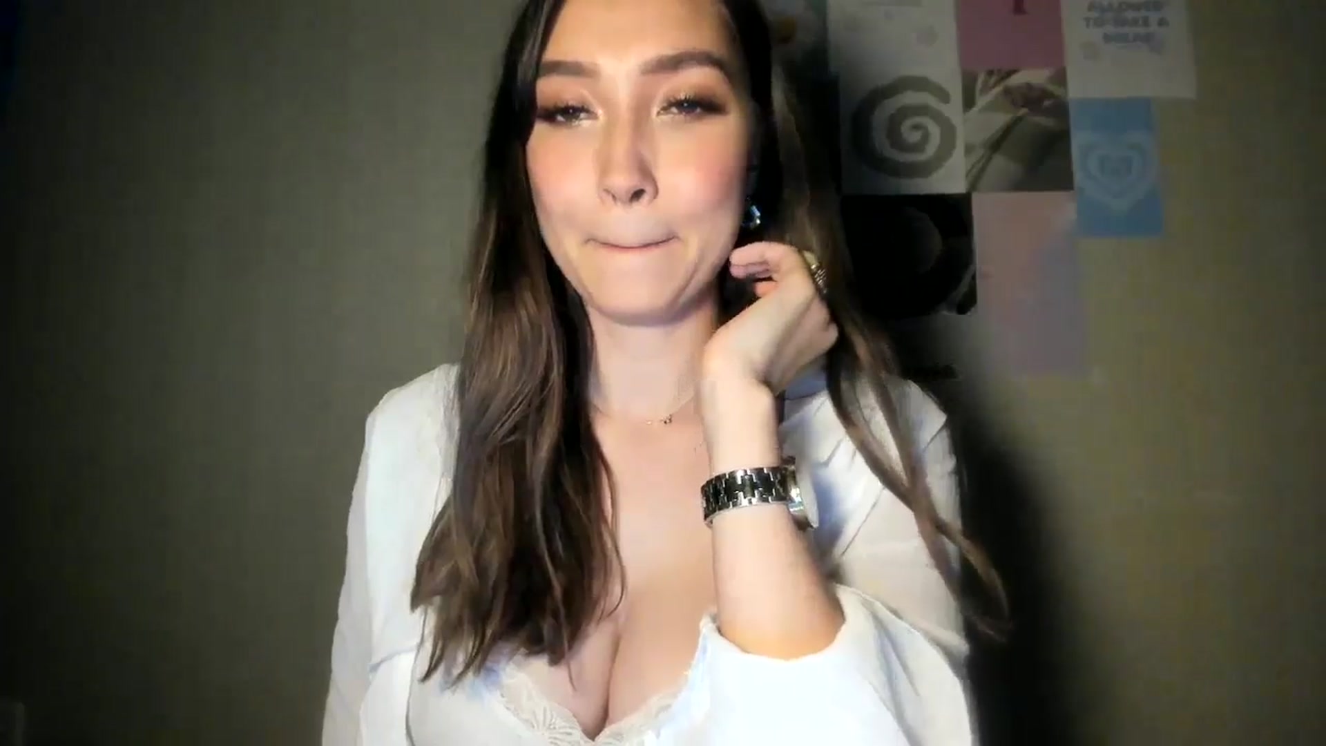Gallery image thumbnail from LuckyHoneyyy's myfreecams stream on, 08/30/2024, 23:53 image 17 of 20