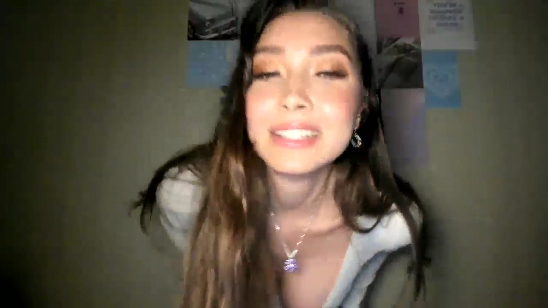 Gallery image thumbnail from LuckyHoneyyy's myfreecams stream on, 09/22/2024, 01:36 image 3 of 20