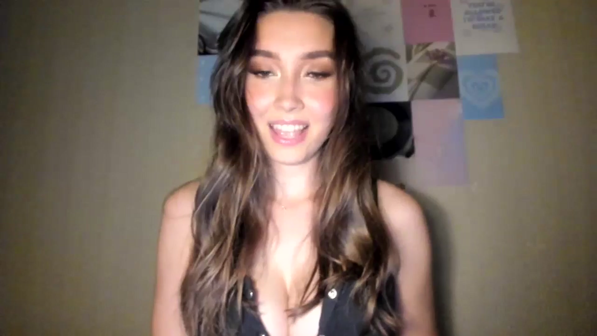 Gallery image thumbnail from LuckyHoneyyy's myfreecams stream on, 10/22/2024, 22:35 image 14 of 20