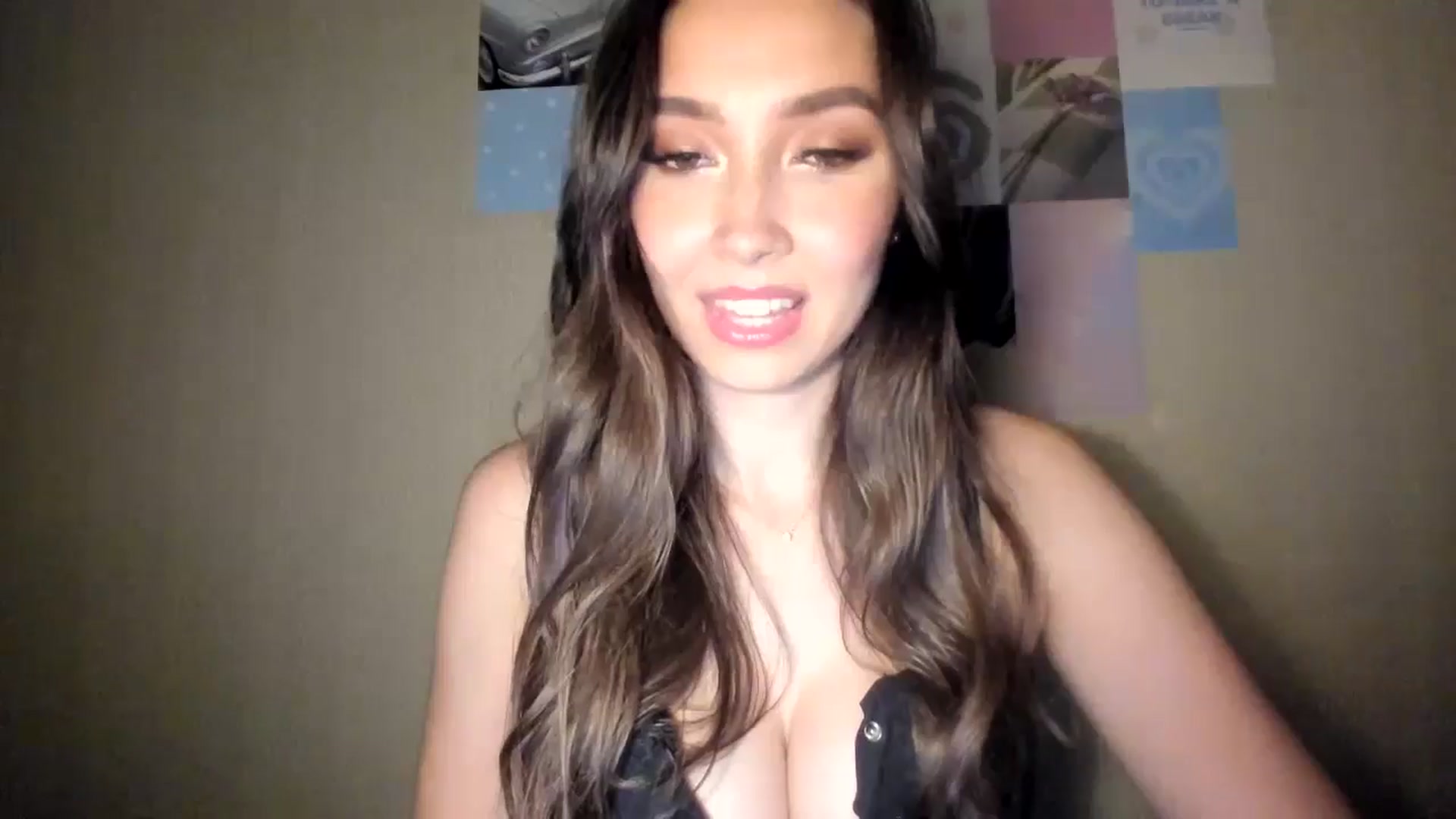 Gallery image thumbnail from LuckyHoneyyy's myfreecams stream on, 10/22/2024, 23:36 image 8 of 20