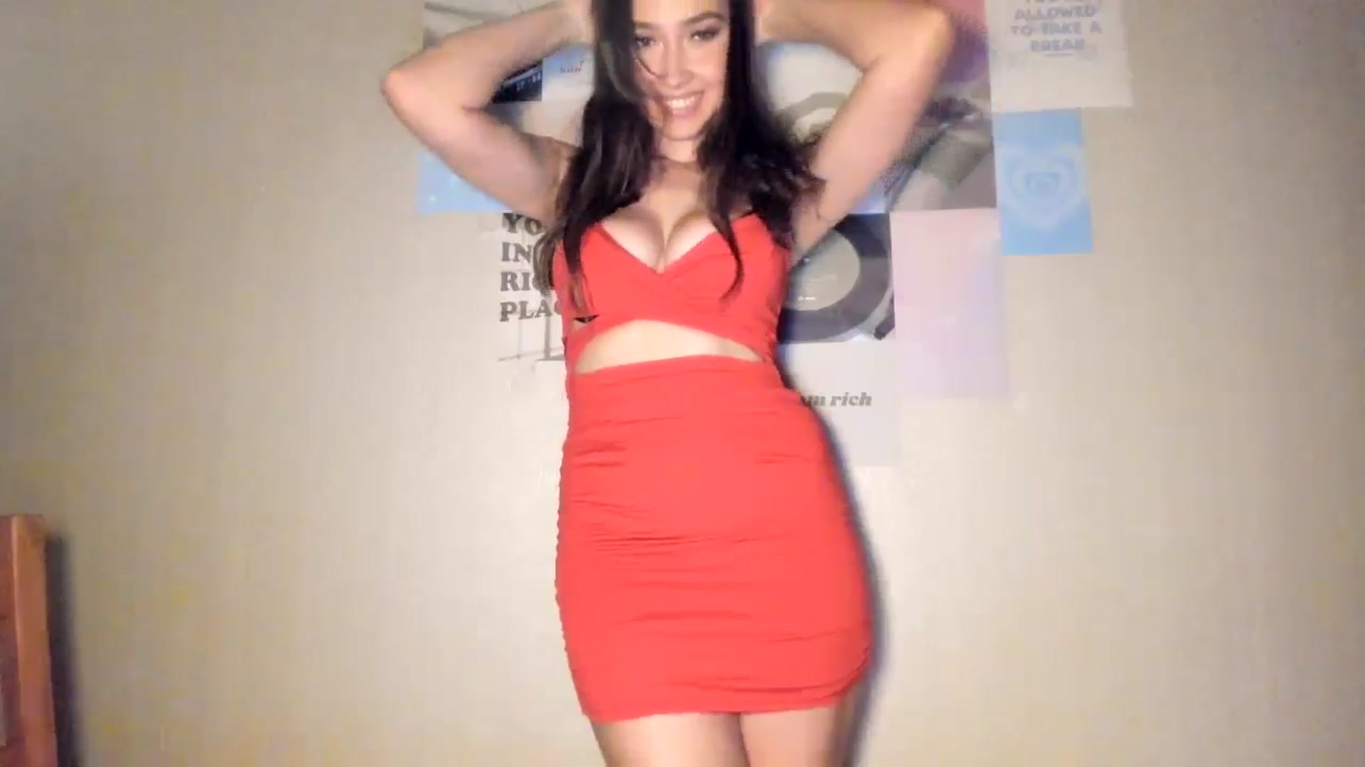 Gallery image thumbnail from LuckyHoneyyy's myfreecams stream on, 10/25/2024, 24:02 image 18 of 20