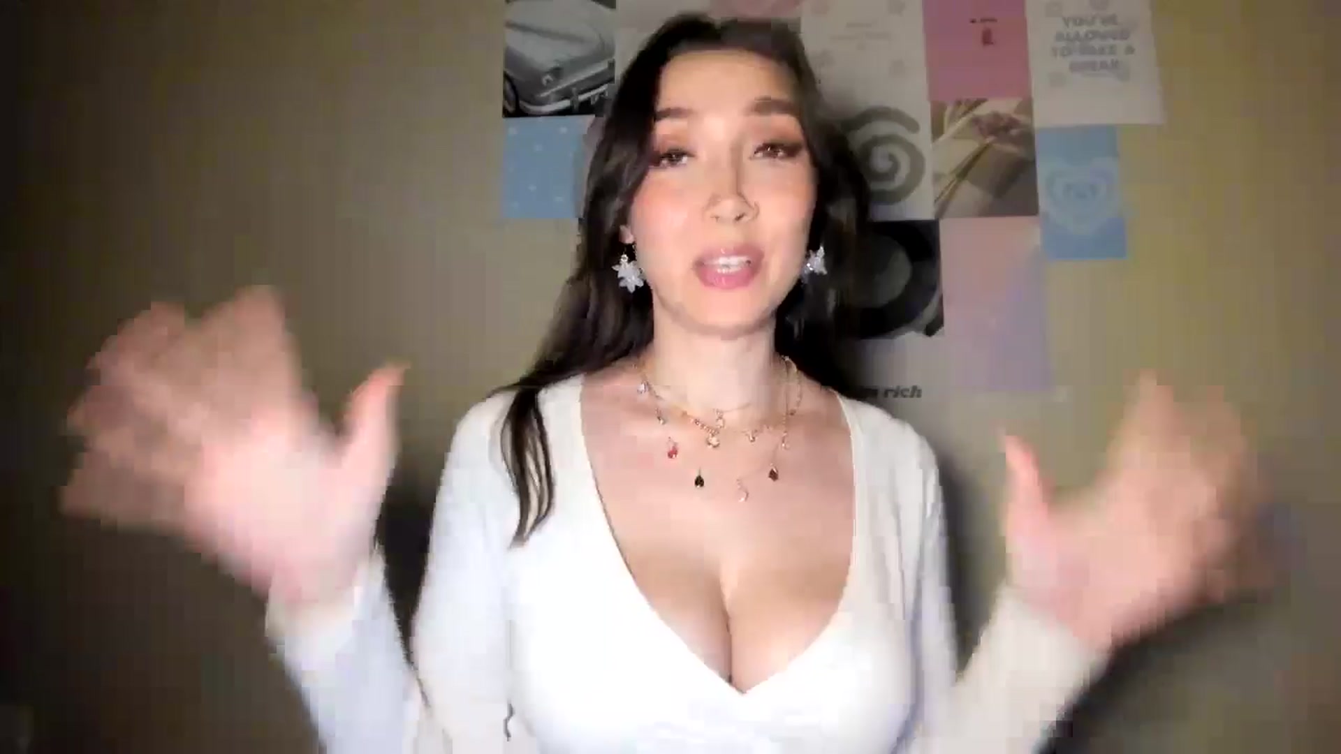 Gallery image thumbnail from LuckyHoneyyy's myfreecams stream on, 11/01/2024, 02:49 image 16 of 20