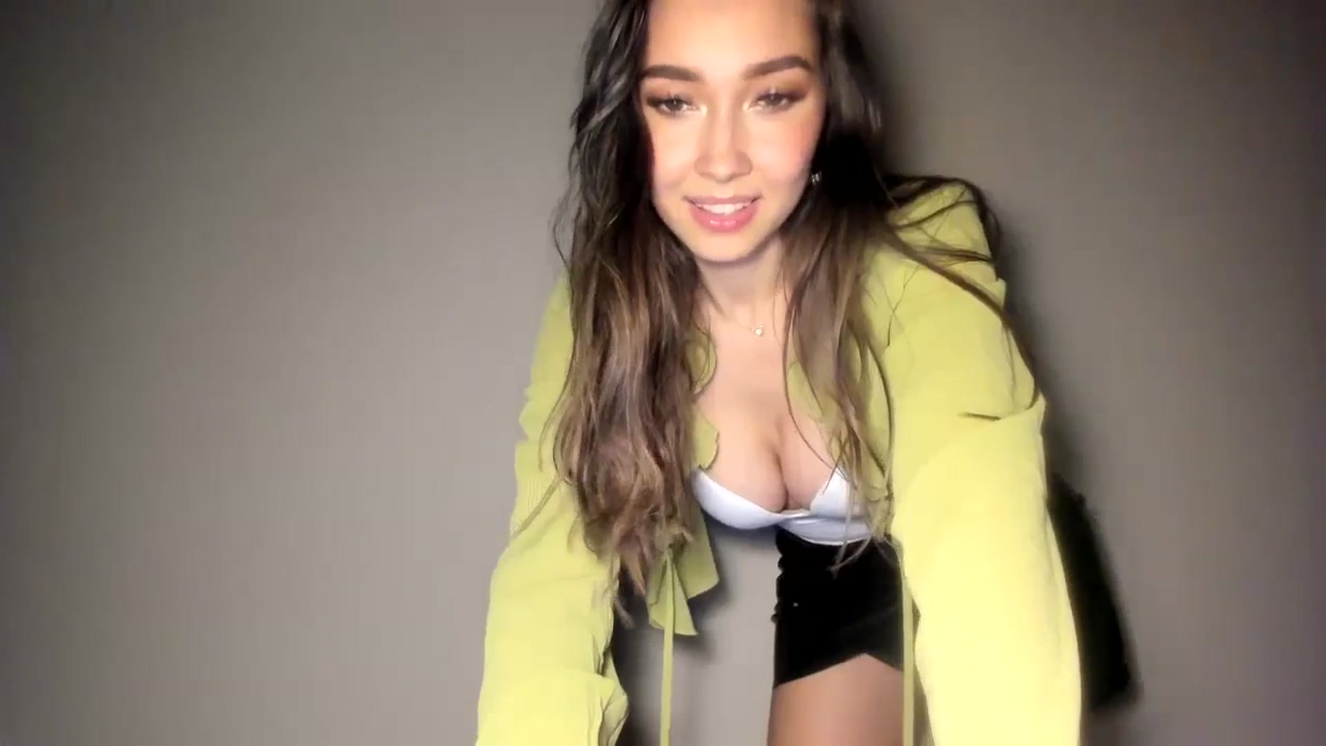 Gallery image thumbnail from LuckyHoneyyy's myfreecams stream on, 11/08/2024, 01:14 image 20 of 20