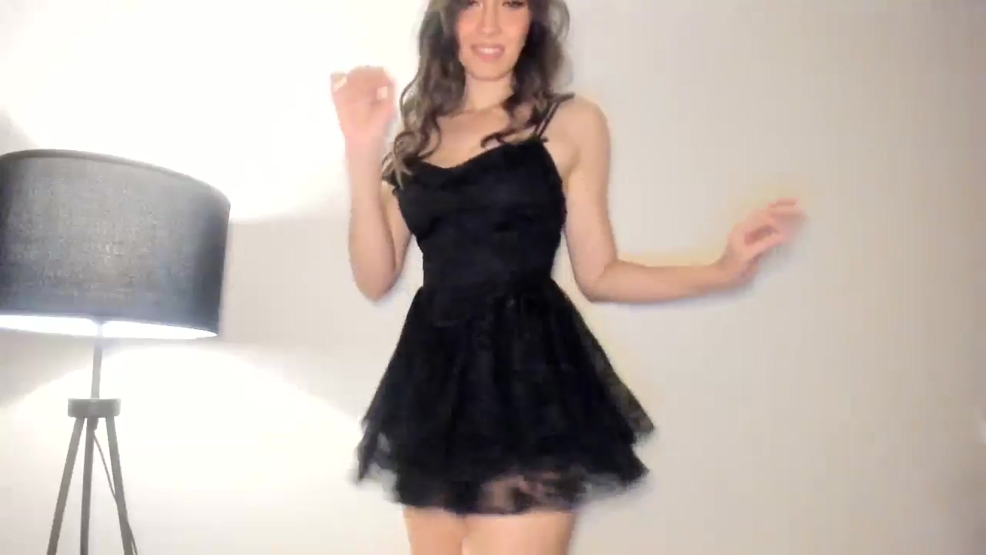 Gallery image thumbnail from LuckyHoneyyy's myfreecams stream on, 11/12/2024, 24:22 image 6 of 20