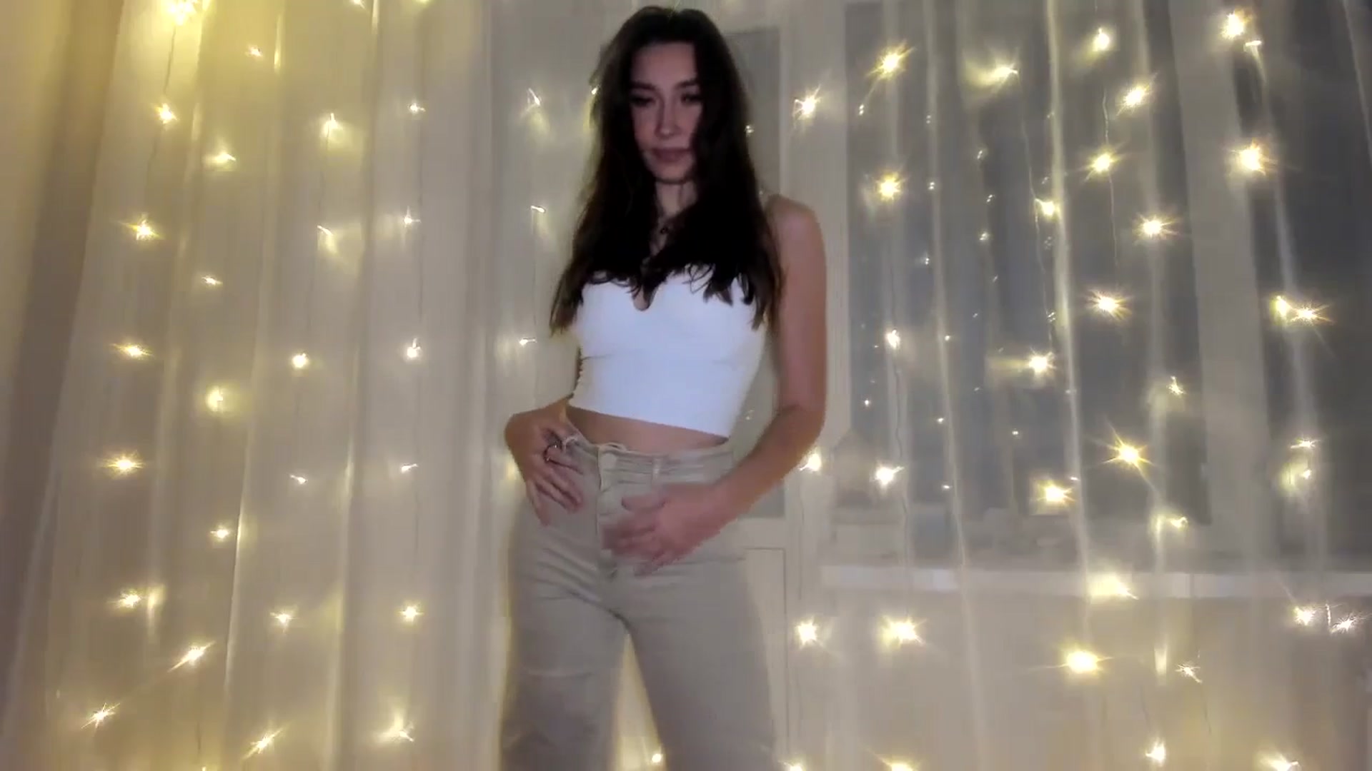 Gallery image thumbnail from LuckyHoneyyy's myfreecams stream on, 11/22/2024, 23:26 image 9 of 20