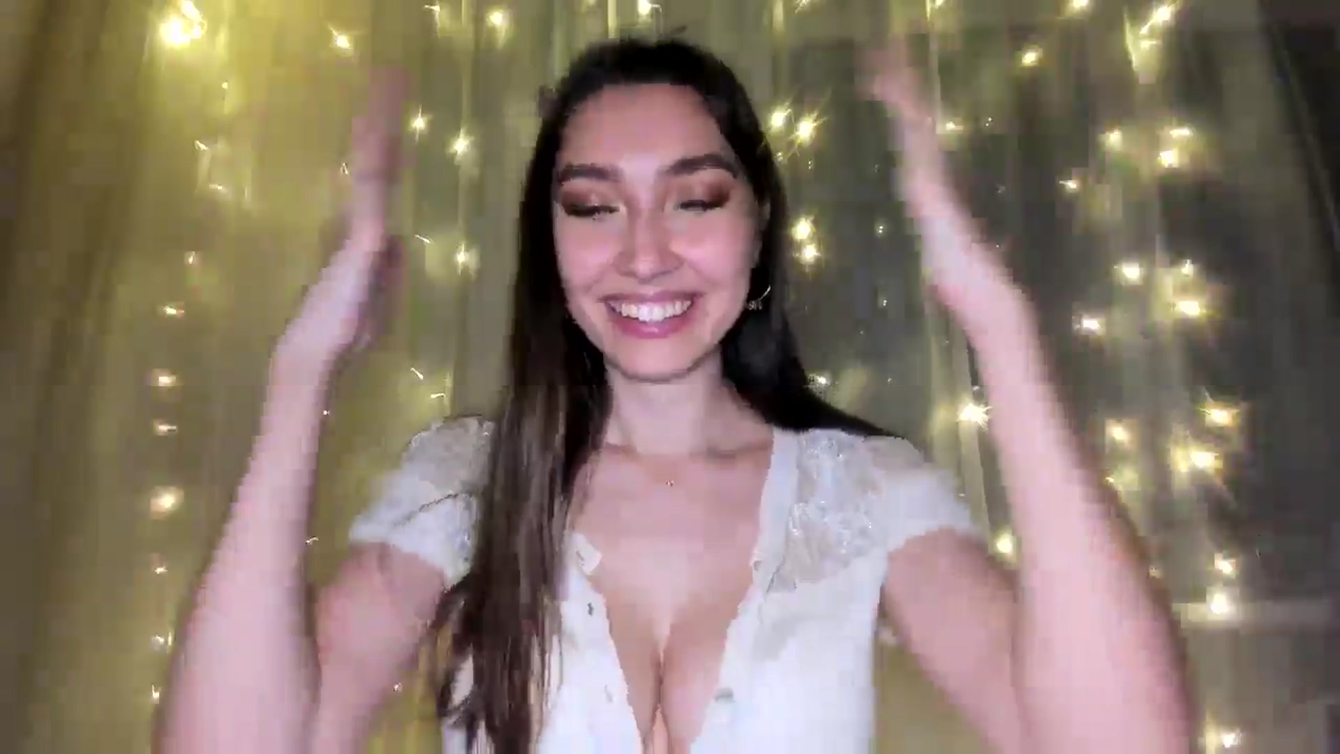 Gallery image thumbnail from LuckyHoneyyy's myfreecams stream on, 11/26/2024, 02:04 image 8 of 20