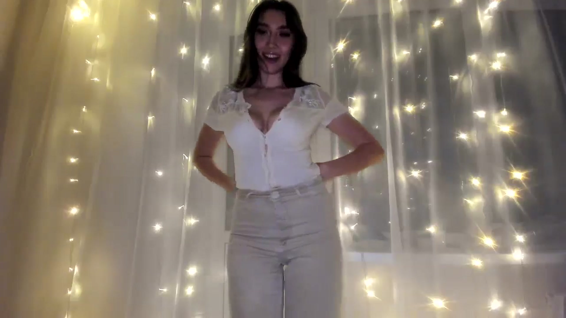Gallery image thumbnail from LuckyHoneyyy's myfreecams stream on, 11/26/2024, 02:32 image 14 of 20