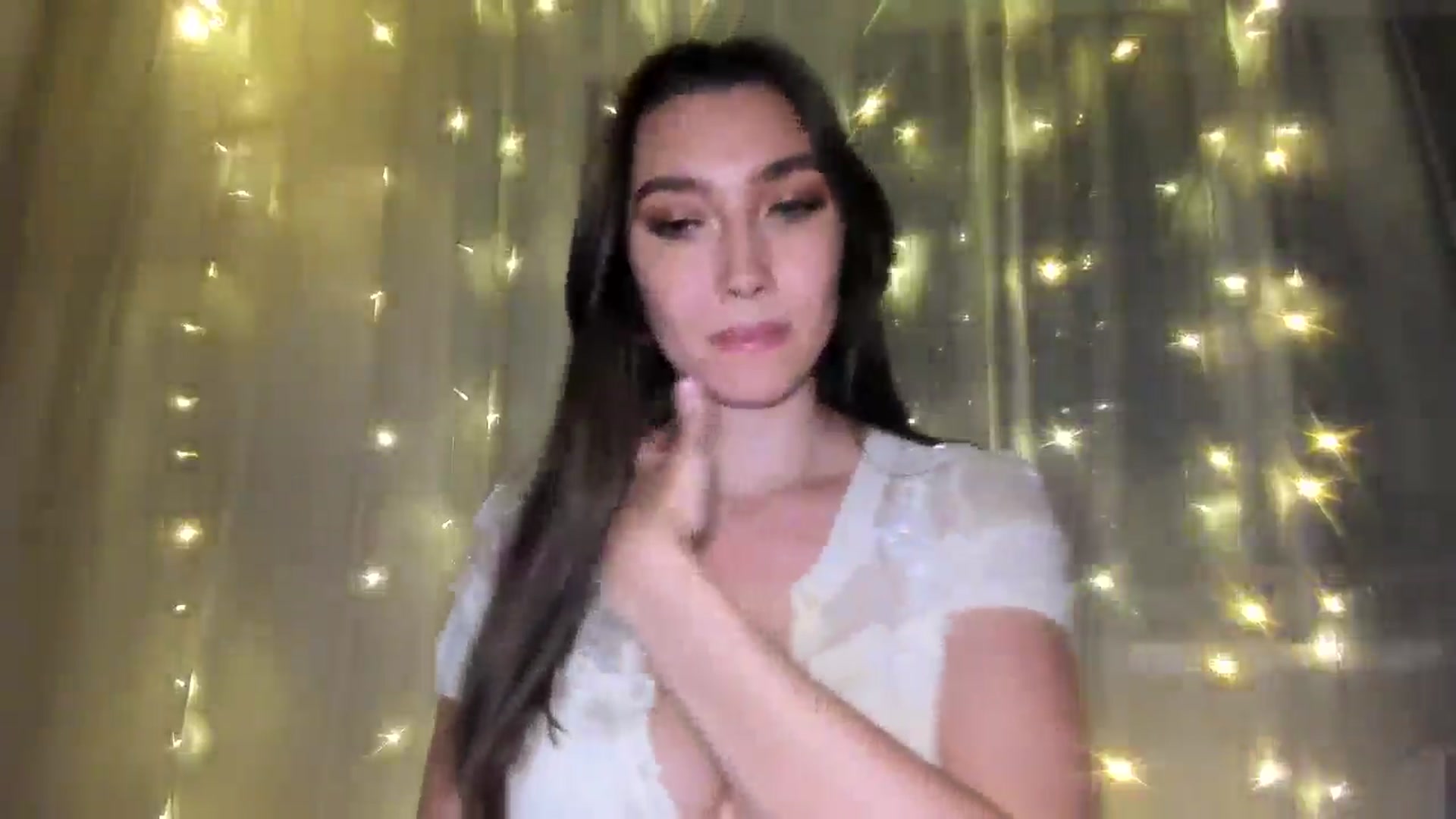 Gallery image thumbnail from LuckyHoneyyy's myfreecams stream on, 11/26/2024, 03:06 image 11 of 20