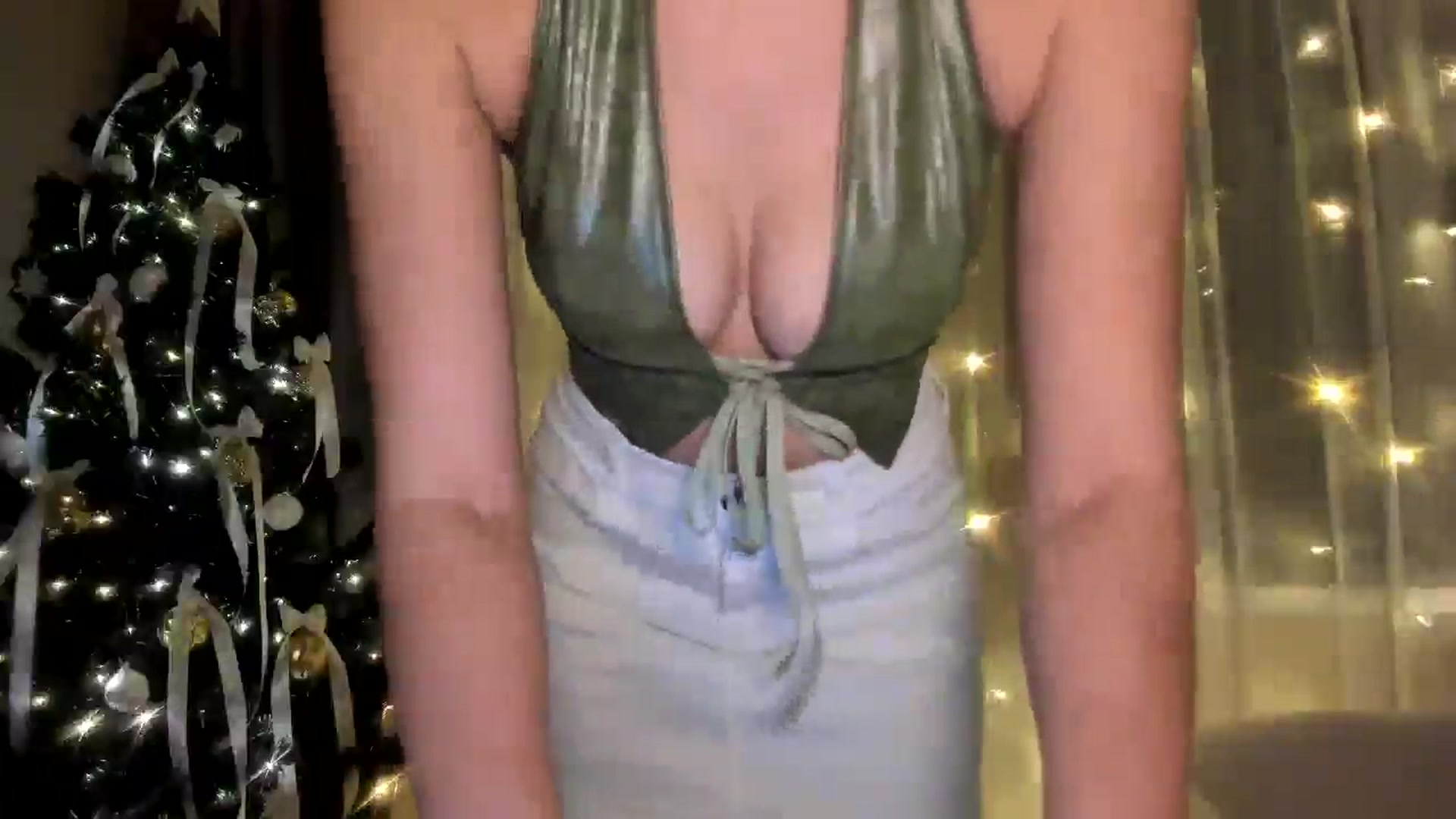 Gallery image thumbnail from LuckyHoneyyy's myfreecams stream on, 12/24/2024, 01:28 image 15 of 20