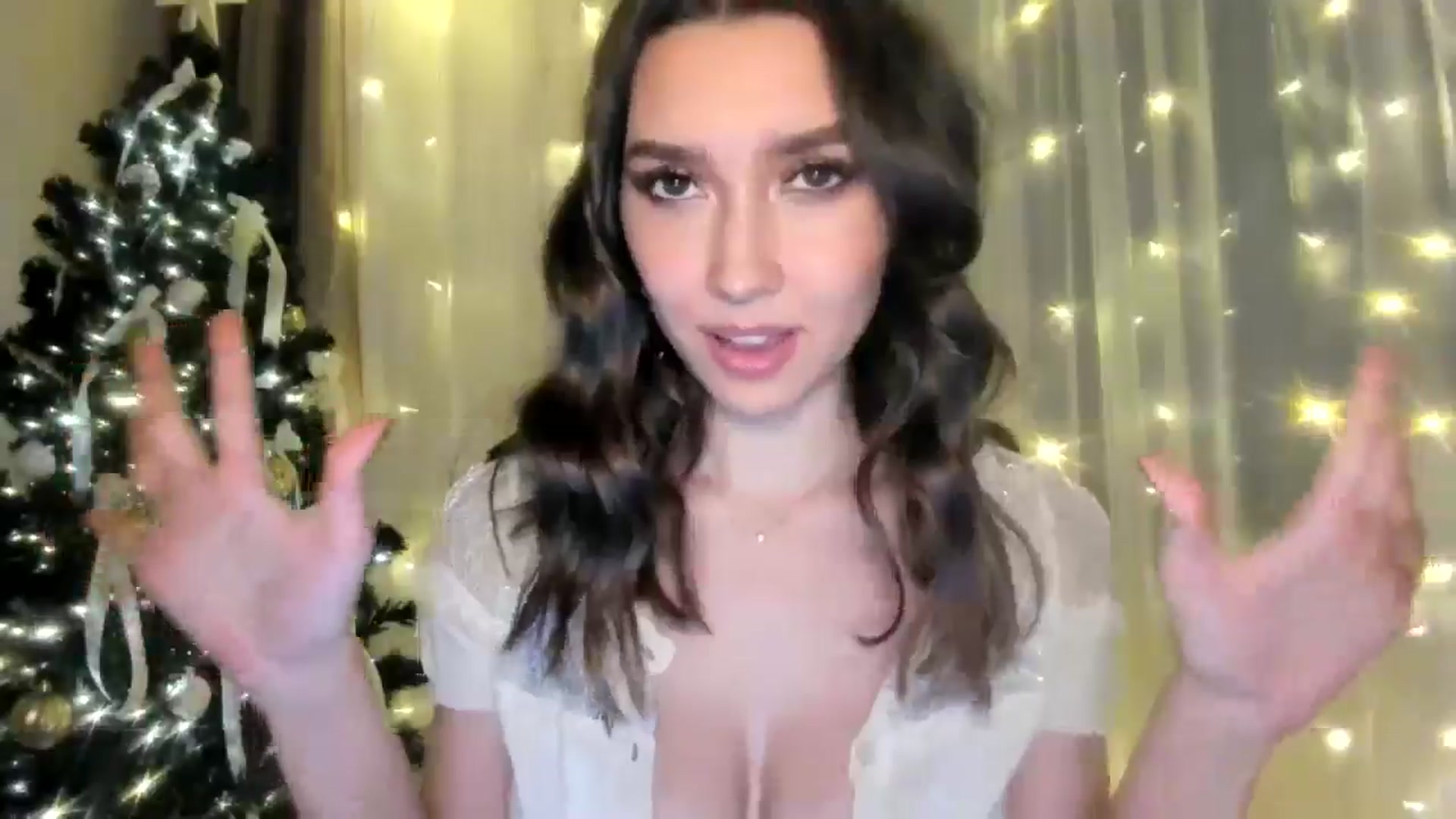 Gallery image thumbnail from LuckyHoneyyy's myfreecams stream on, 12/26/2024, 02:03 image 20 of 20