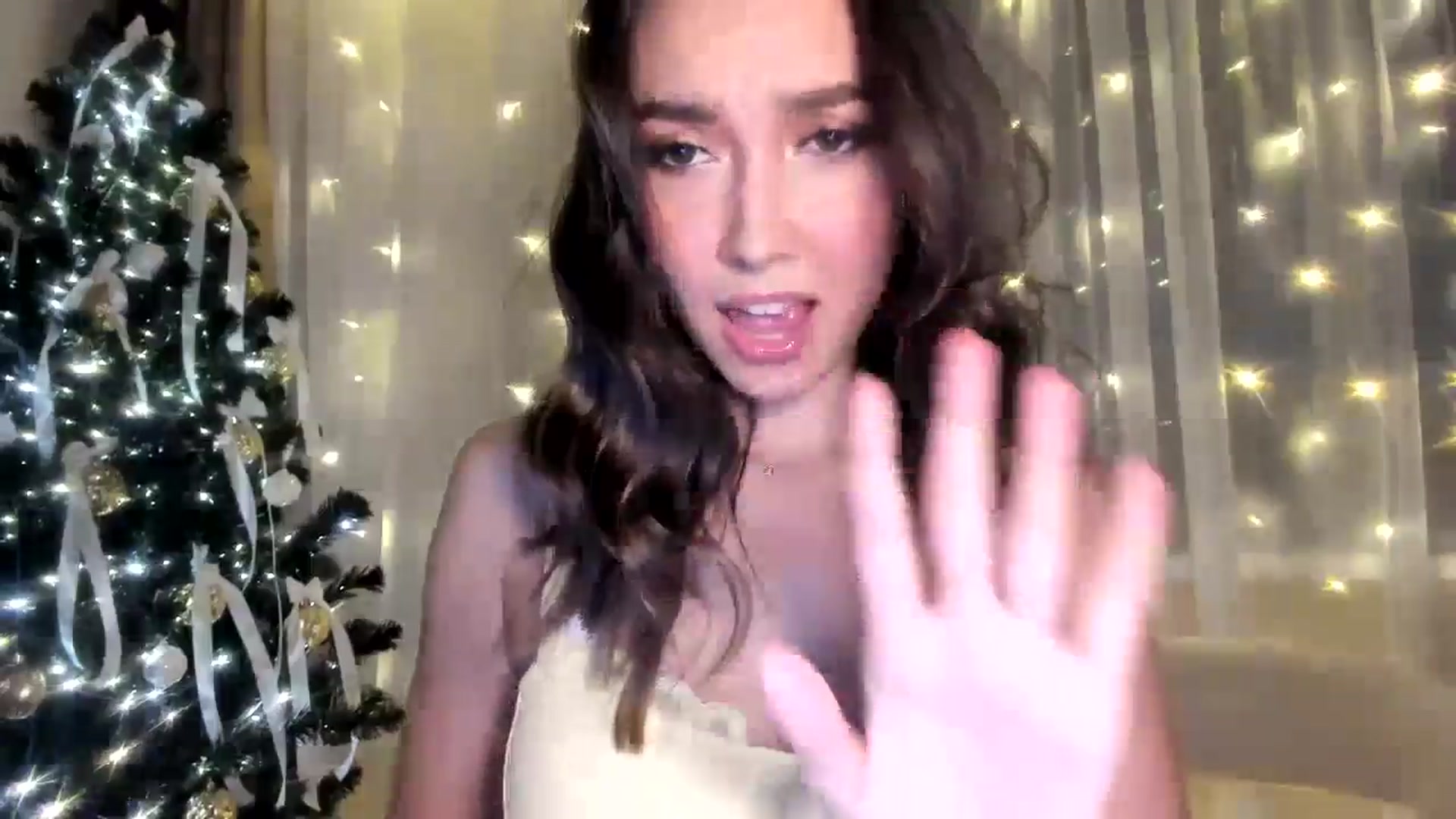 Gallery image thumbnail from LuckyHoneyyy's myfreecams stream on, 12/26/2024, 23:59 image 15 of 20