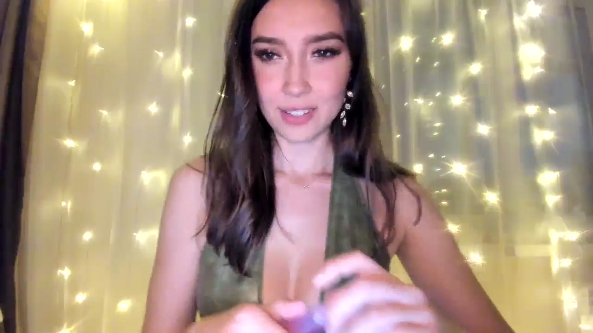 Gallery image thumbnail from LuckyHoneyyy's myfreecams stream on, 01/18/2025, 24:15 image 20 of 20