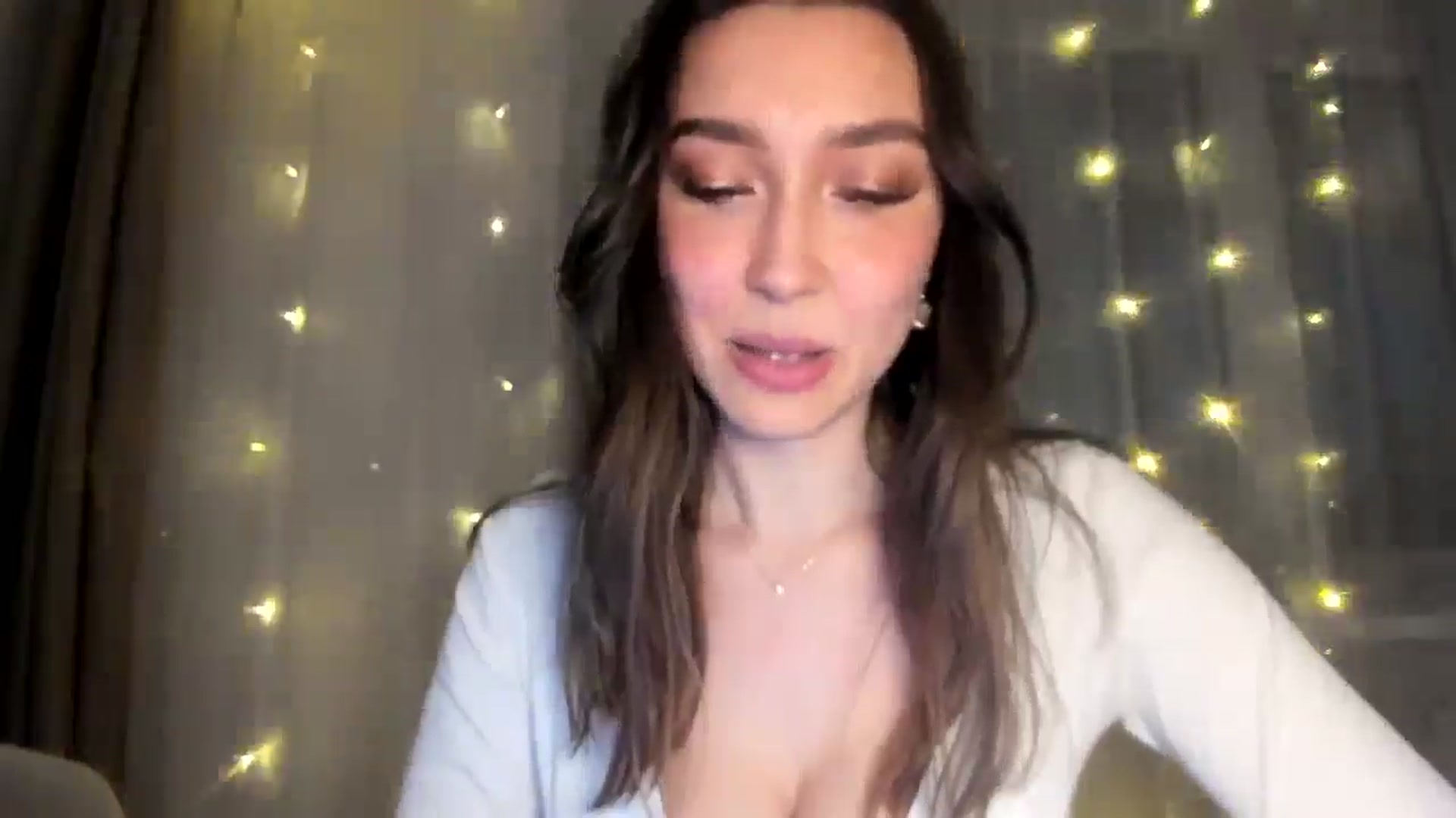 Gallery image thumbnail from LuckyHoneyyy's myfreecams stream on, 01/27/2025, 02:11 image 13 of 20