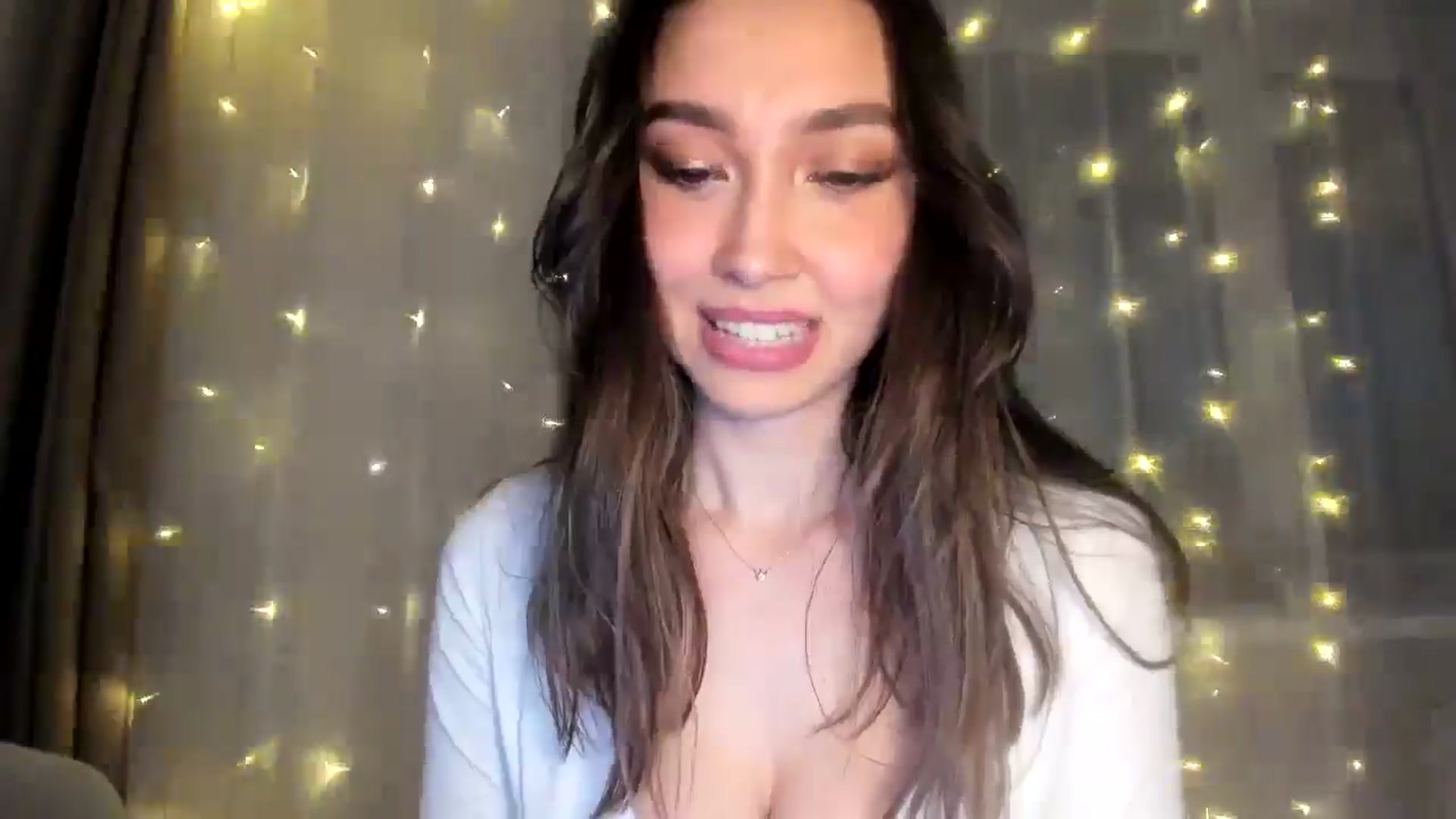 Gallery image thumbnail from LuckyHoneyyy's myfreecams stream on, 01/27/2025, 02:11 image 3 of 20