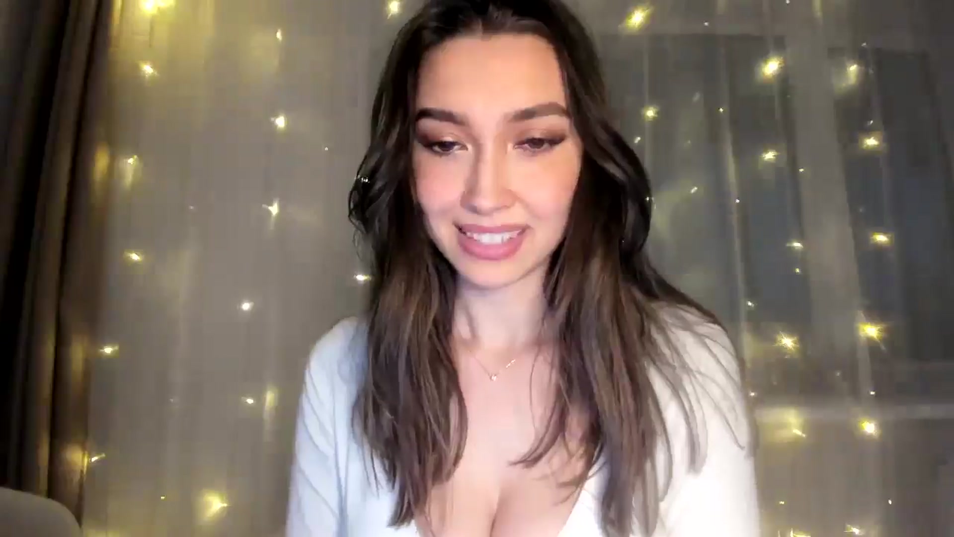 Gallery image thumbnail from LuckyHoneyyy's myfreecams stream on, 01/27/2025, 02:11 image 4 of 20