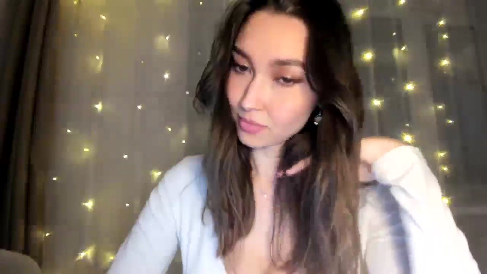 Gallery image thumbnail from LuckyHoneyyy's myfreecams stream on, 01/27/2025, 02:11 image 16 of 20