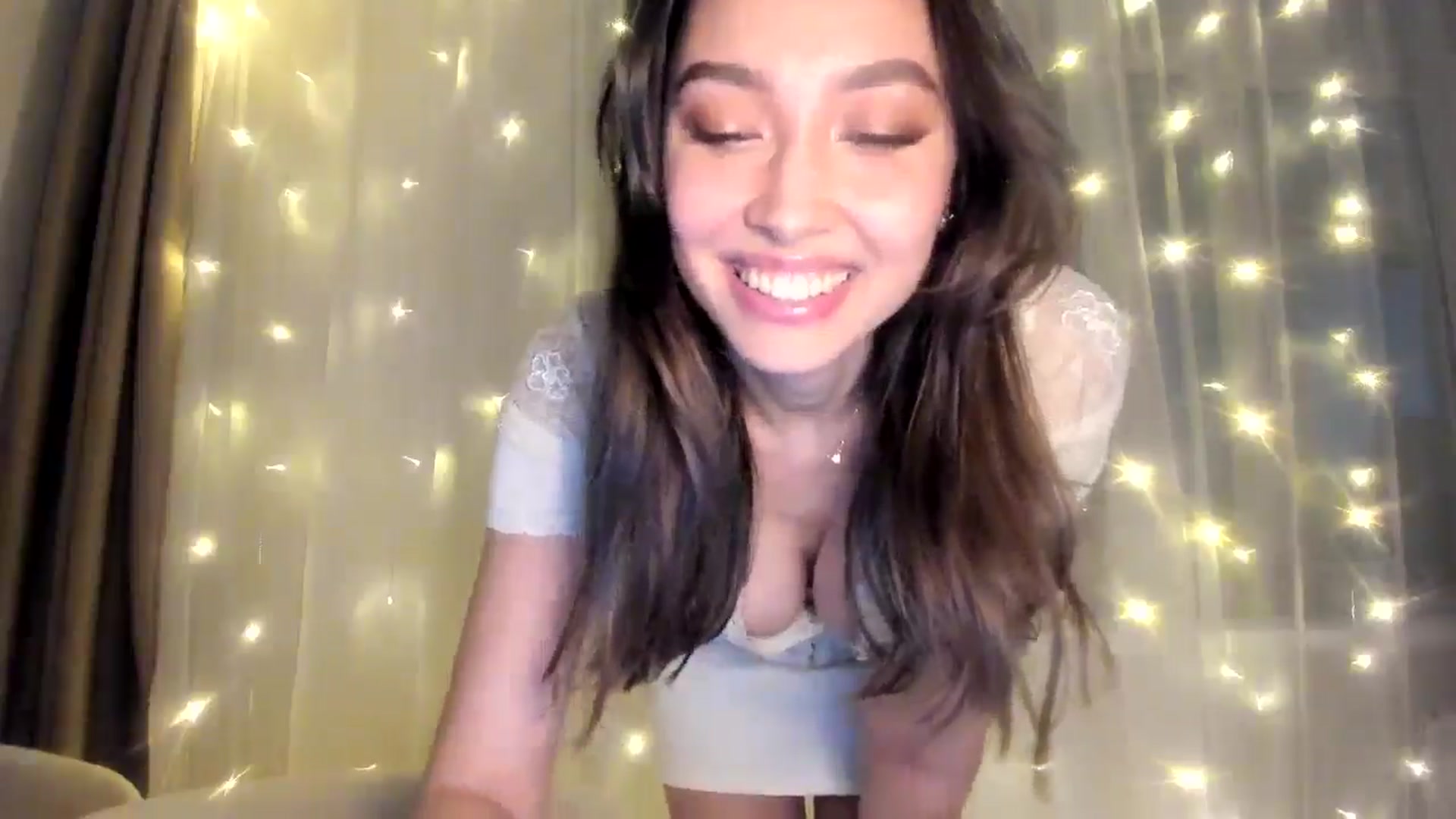 Gallery image thumbnail from LuckyHoneyyy's myfreecams stream on, 01/29/2025, 02:23 image 9 of 20