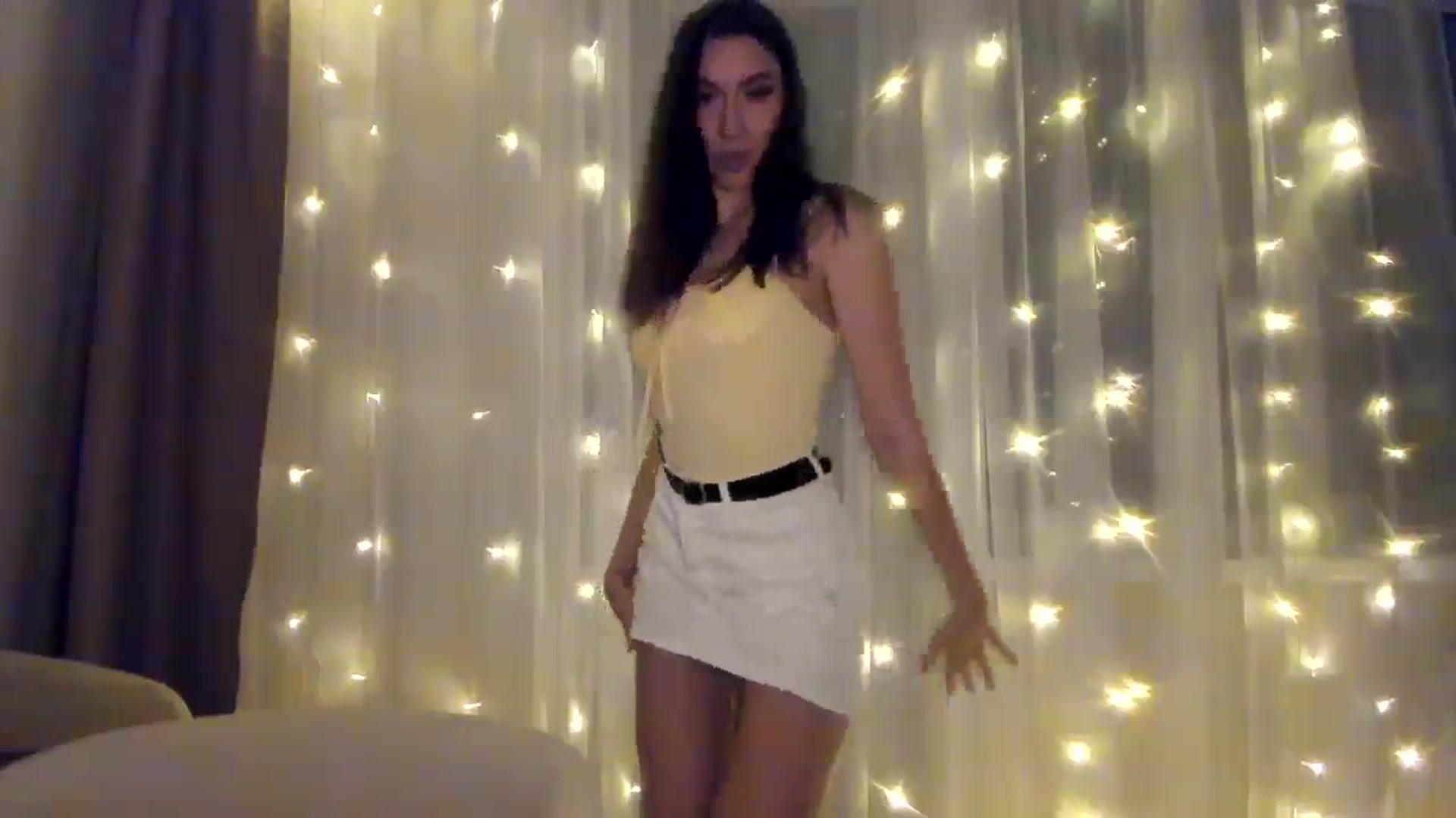 Gallery image thumbnail from LuckyHoneyyy's myfreecams stream on, 02/27/2025, 23:51 image 17 of 20