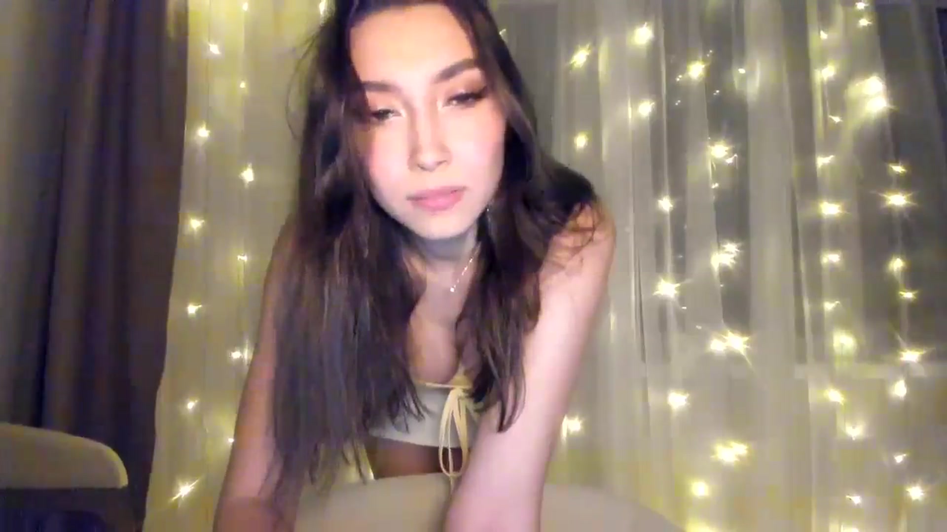 Gallery image thumbnail from LuckyHoneyyy's myfreecams stream on, 02/27/2025, 23:51 image 10 of 20