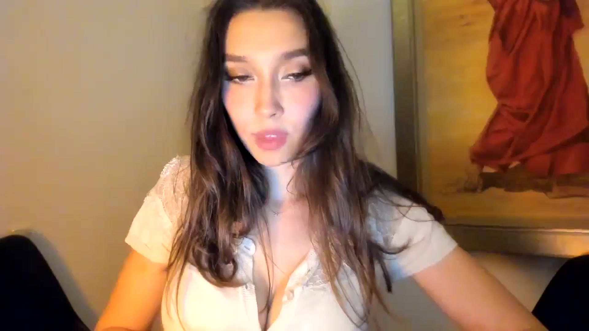 Gallery image thumbnail from LuckyHoneyyy's myfreecams stream on, 04/18/2025, 24:10 image 16 of 20