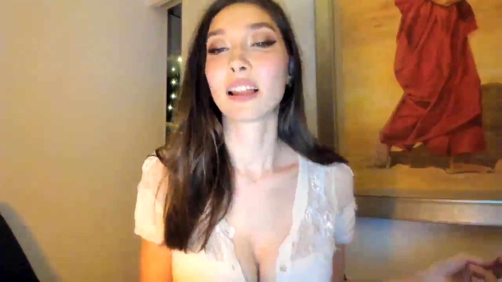 Gallery image thumbnail from LuckyHoneyyy's myfreecams stream on, 04/18/2025, 24:10 image 12 of 20