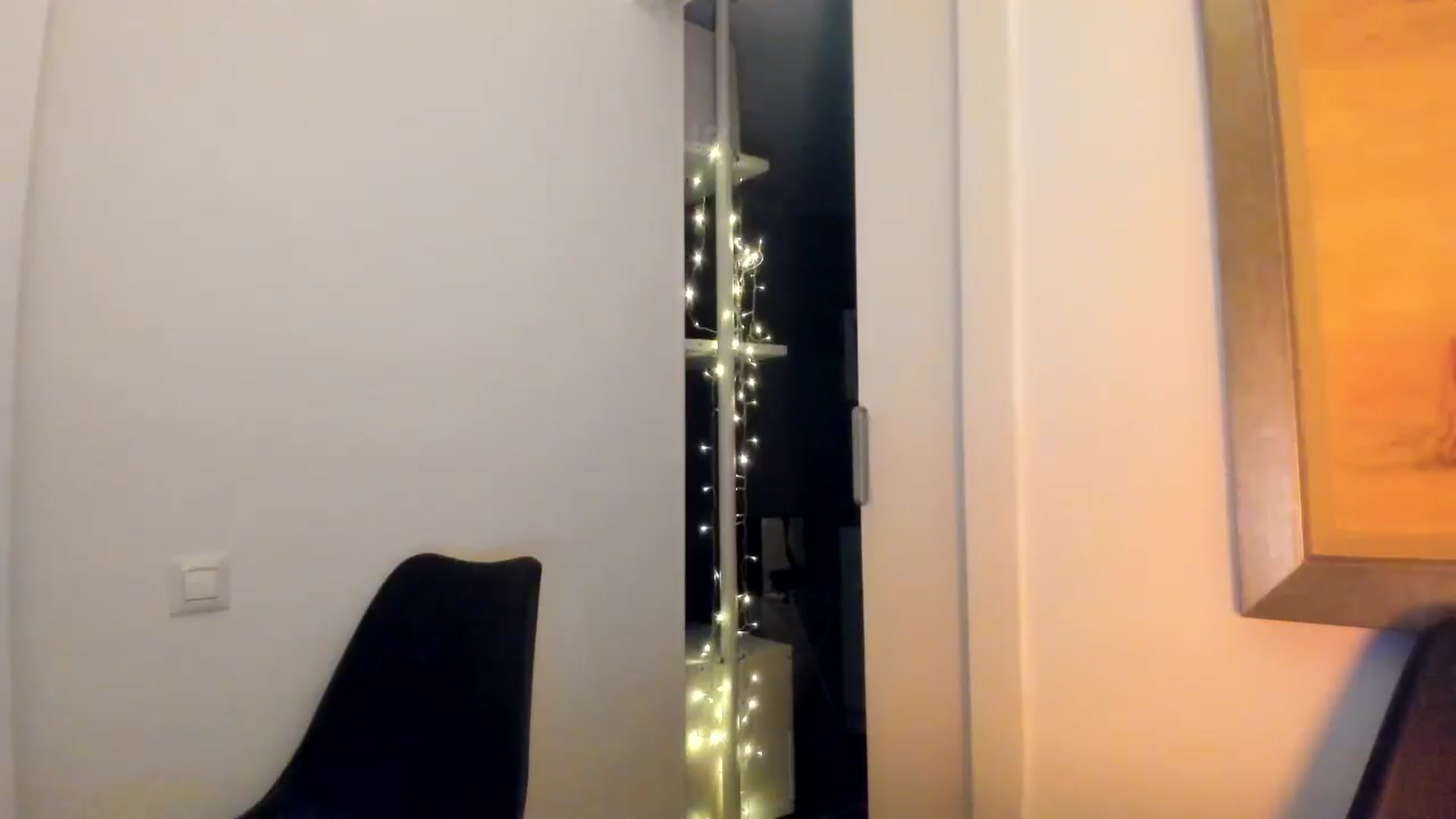 Gallery image thumbnail from LuckyHoneyyy's myfreecams stream on, 04/30/2025, 01:02 image 19 of 20