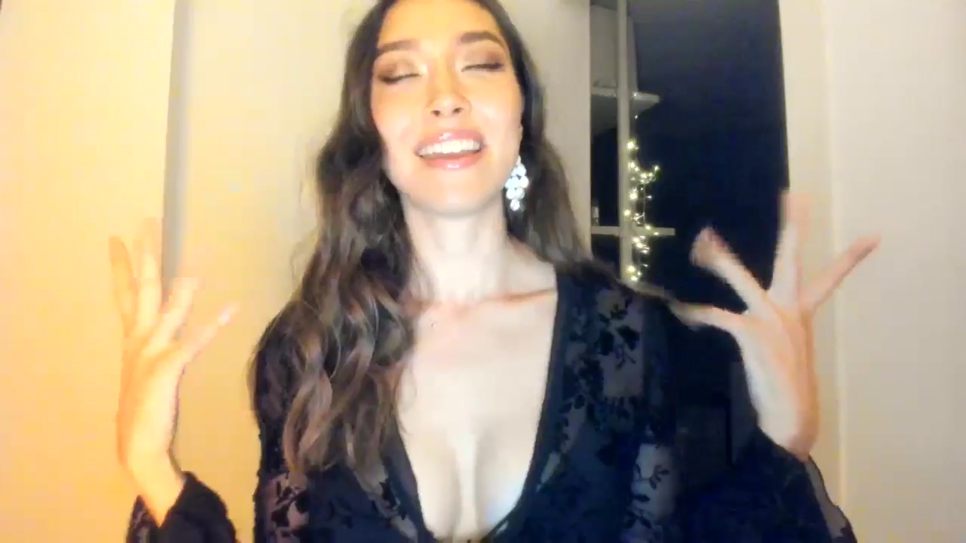 Gallery image thumbnail from LuckyHoneyyy's myfreecams stream on, 06/04/2025, 23:40 image 3 of 20