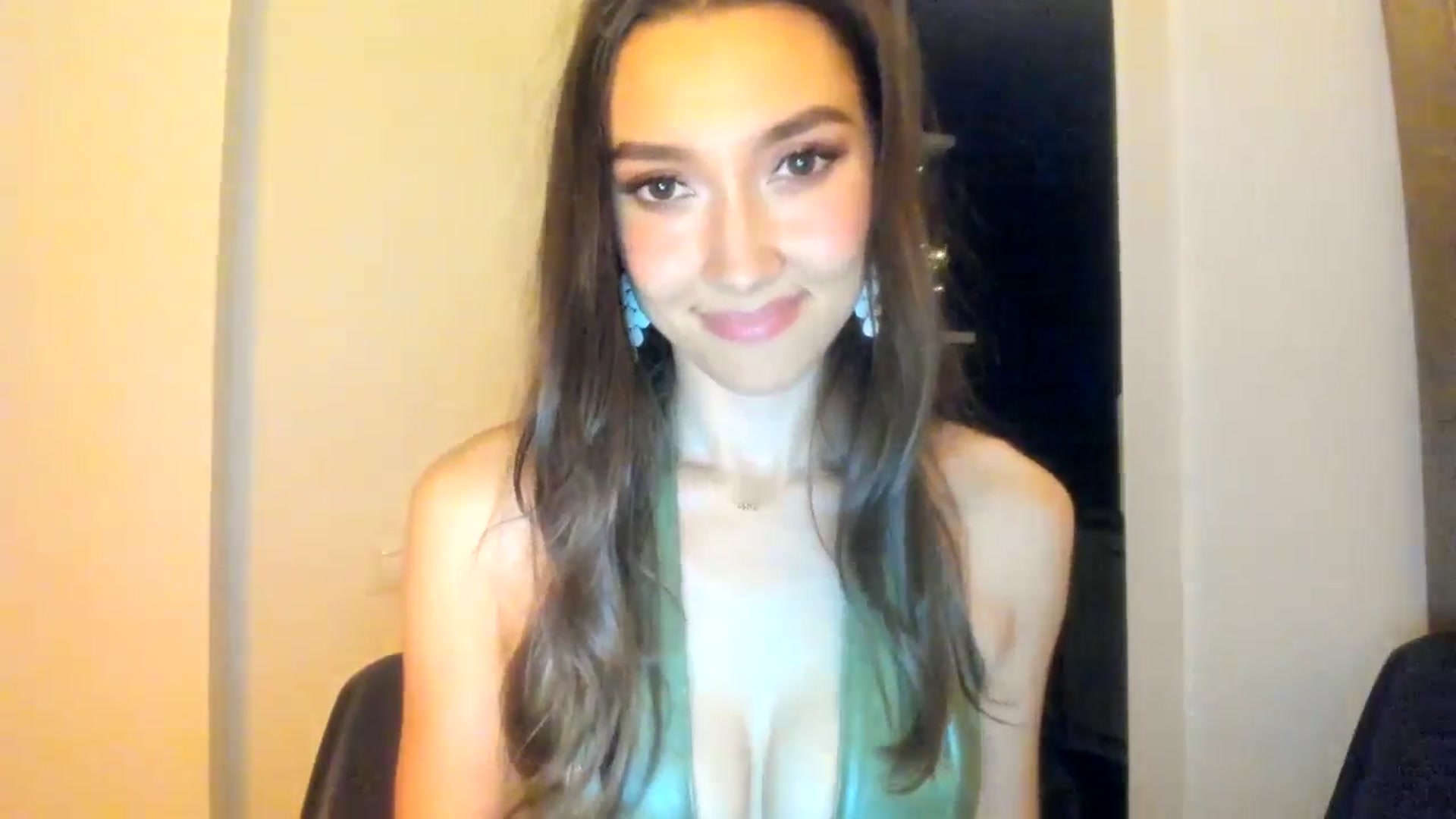 Gallery image thumbnail from LuckyHoneyyy's myfreecams stream on, 06/11/2025, 01:07 image 2 of 20