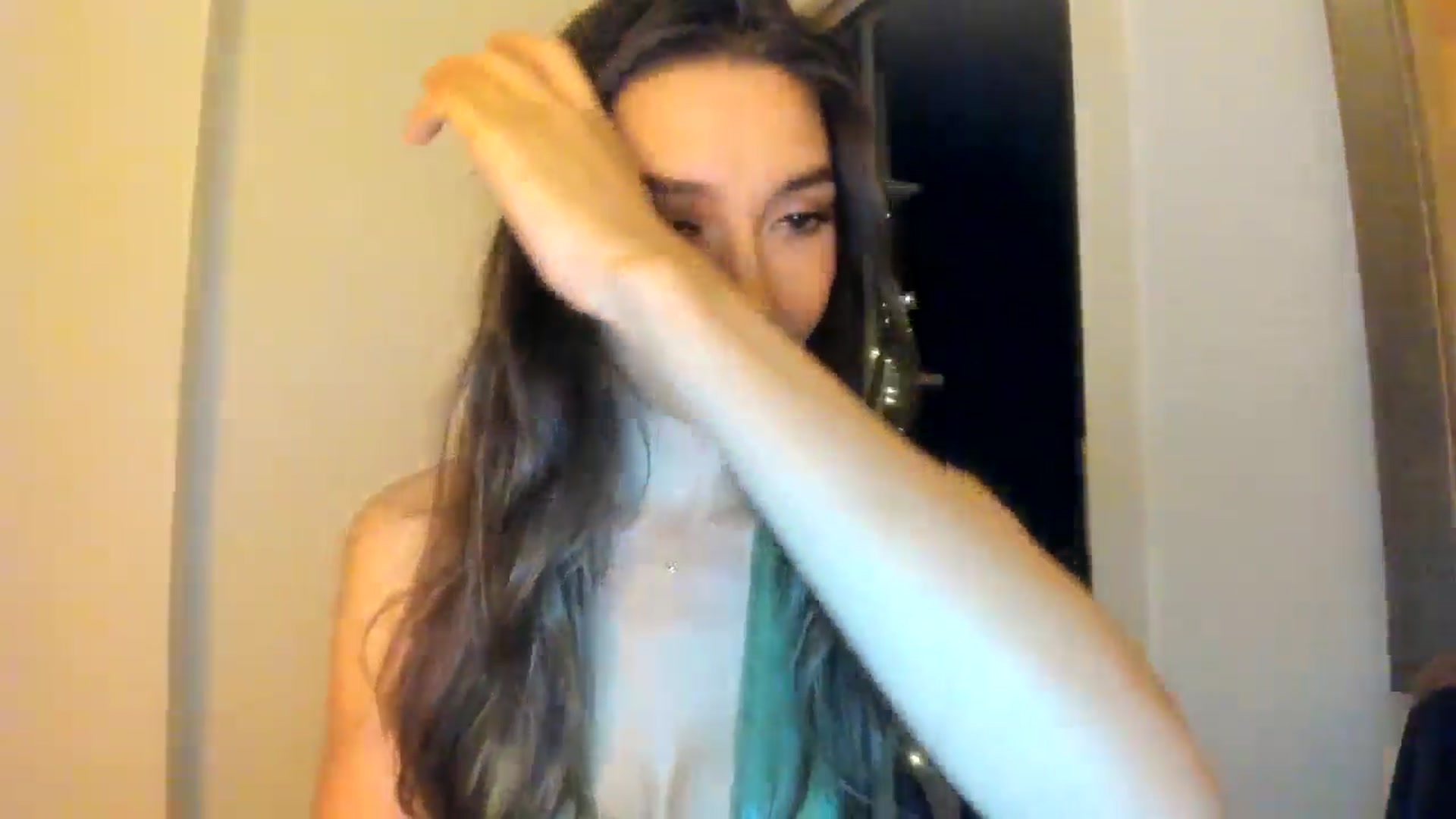 Gallery image thumbnail from LuckyHoneyyy's myfreecams stream on, 06/11/2025, 01:07 image 10 of 20