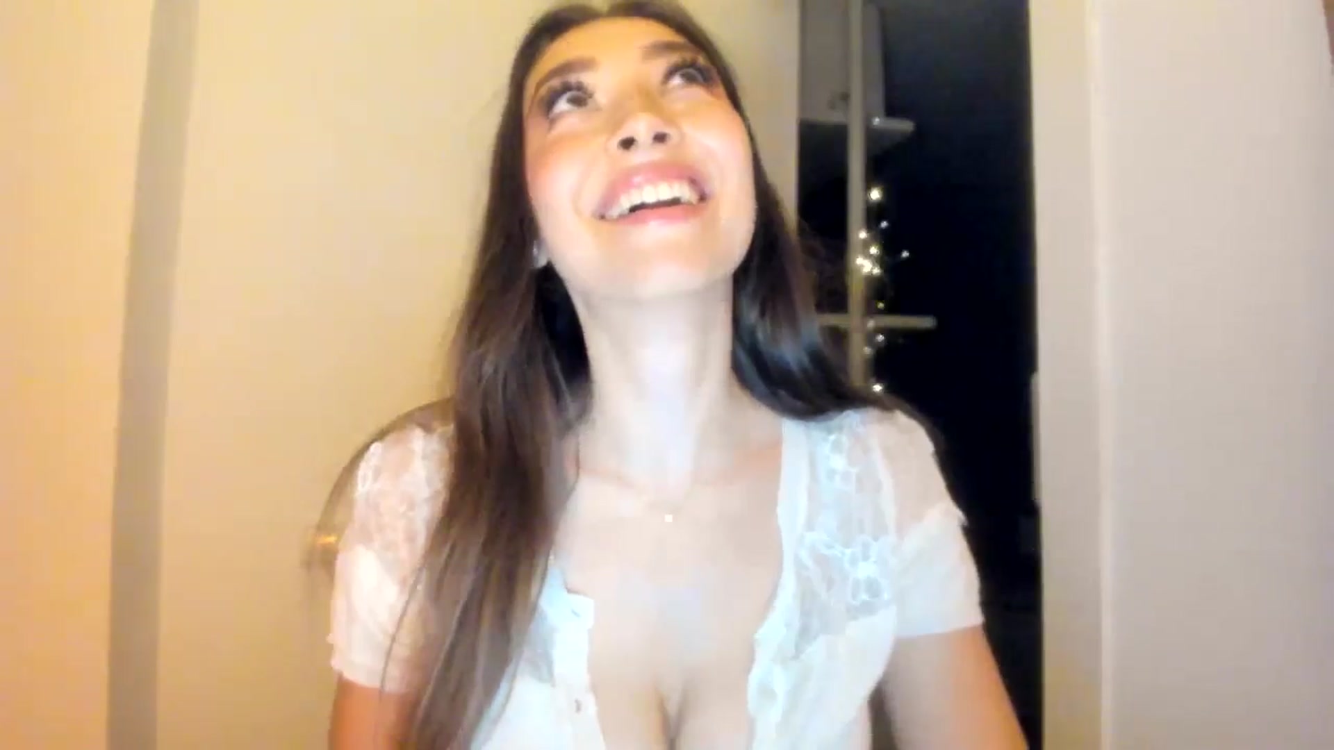 Gallery image thumbnail from LuckyHoneyyy's myfreecams stream on, 07/09/2025, 01:23 image 18 of 20